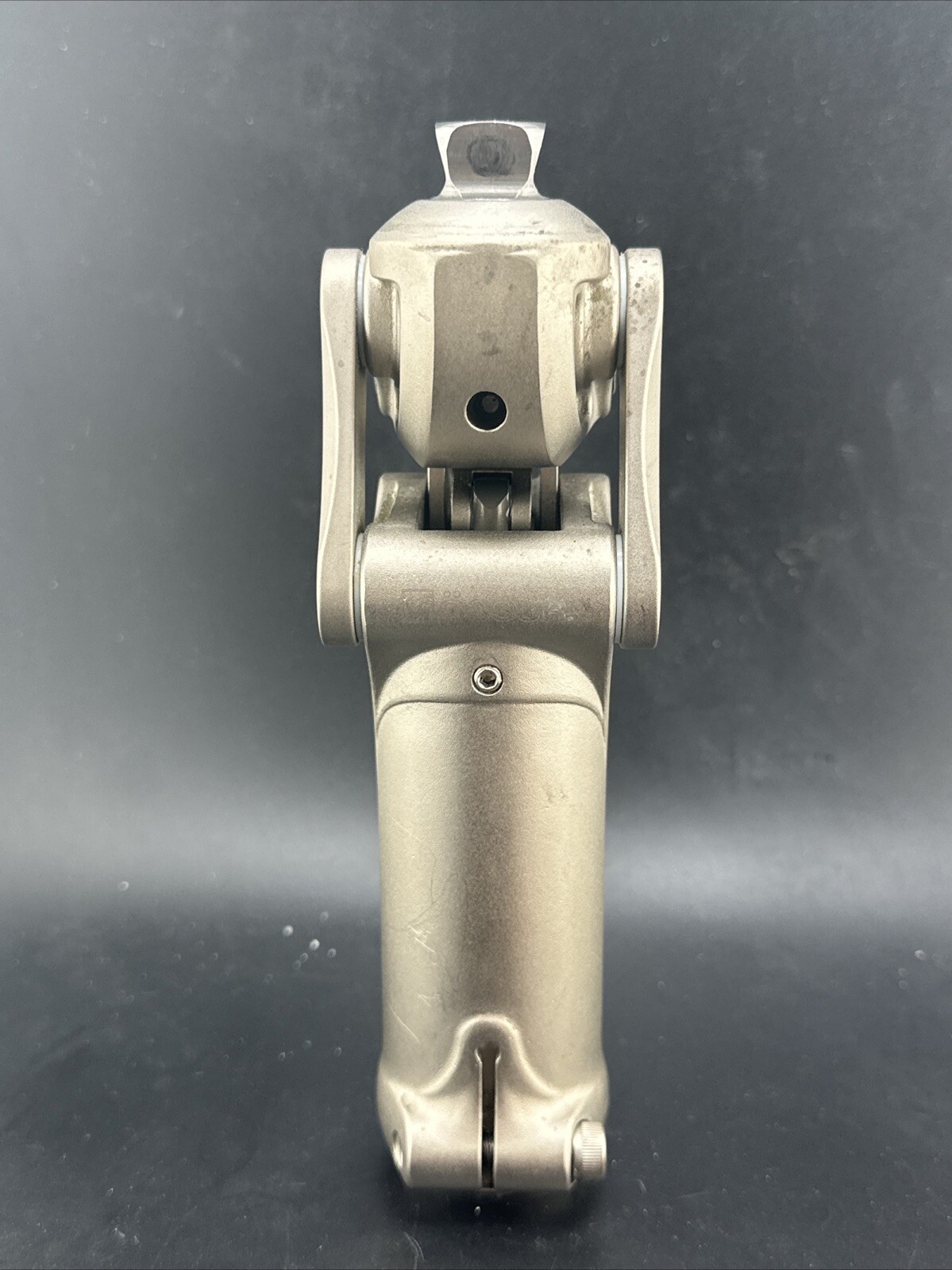 Medi Ossur OP2 Polycentric Pneumatic Prosthetic Knee.