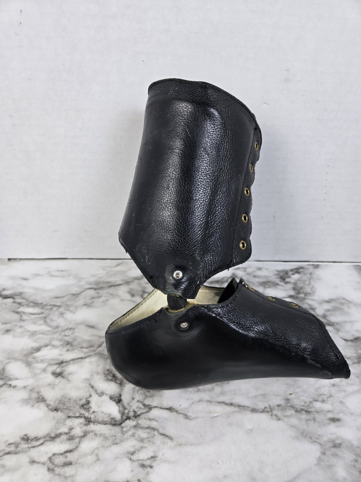 Azafo Arizona – Vintage Black Leather Orthopedic Boot – Left Foot (No Laces)