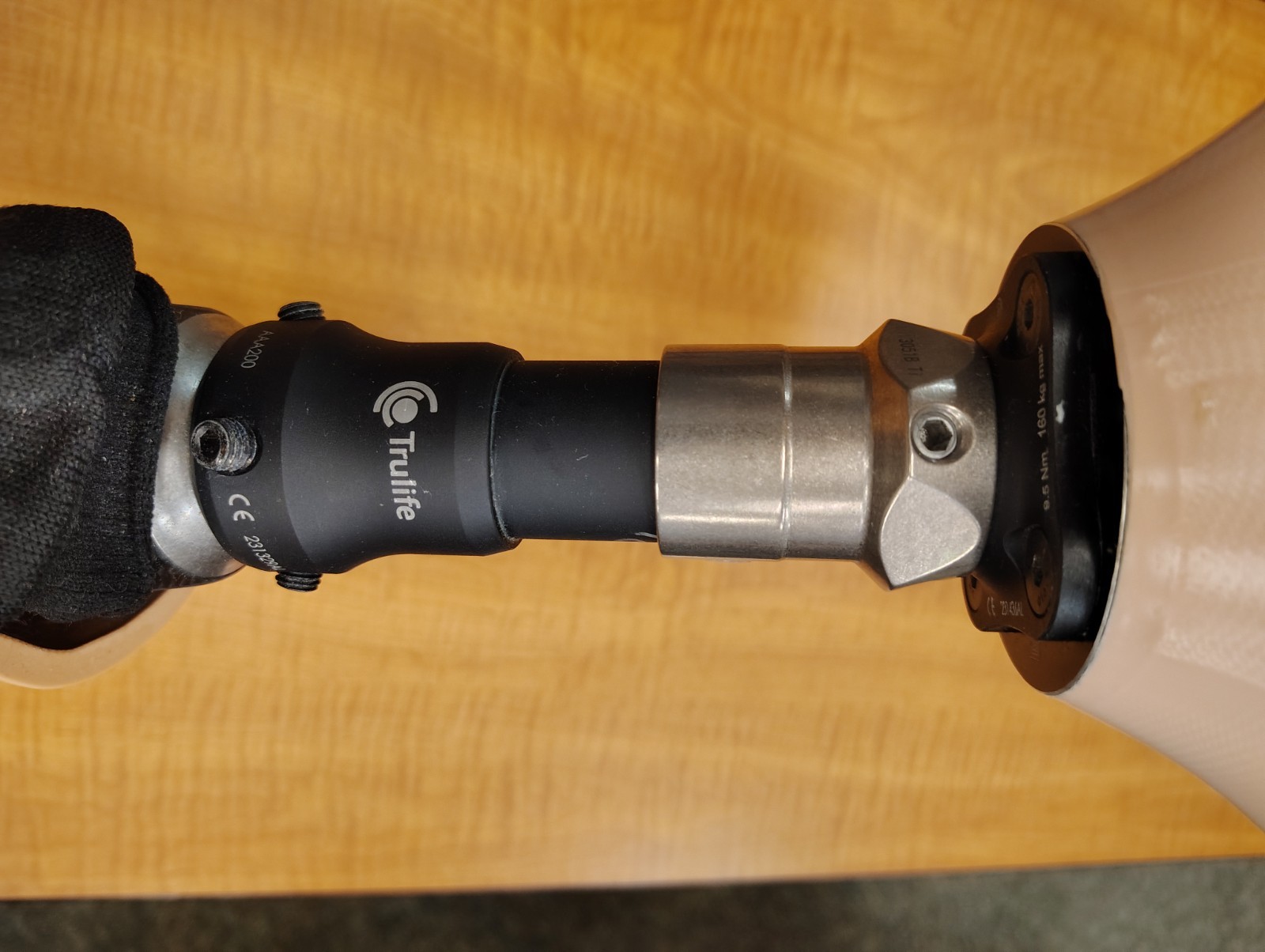 Trulife Prosthetic Limb Leg W/ Sz 28 Left Foot AAA210 AAA200 3151B Ti 231436AL