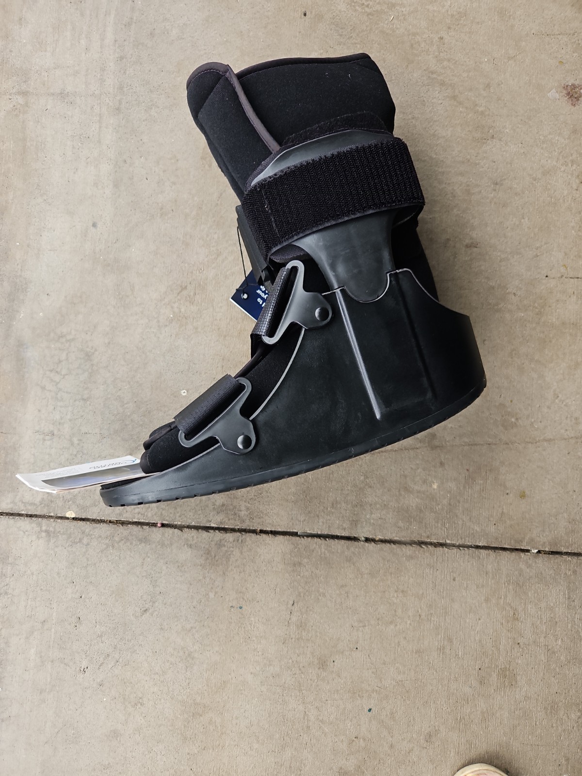United Ortho Short Air Cam Walker Fracture Boot – Size LG – Black NEW WITH TAGS