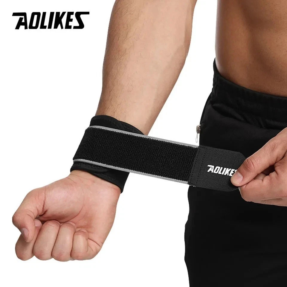 AOLIKES Adjustable Wrist Brace Support Wrap Gym Sports Band Strap Protector