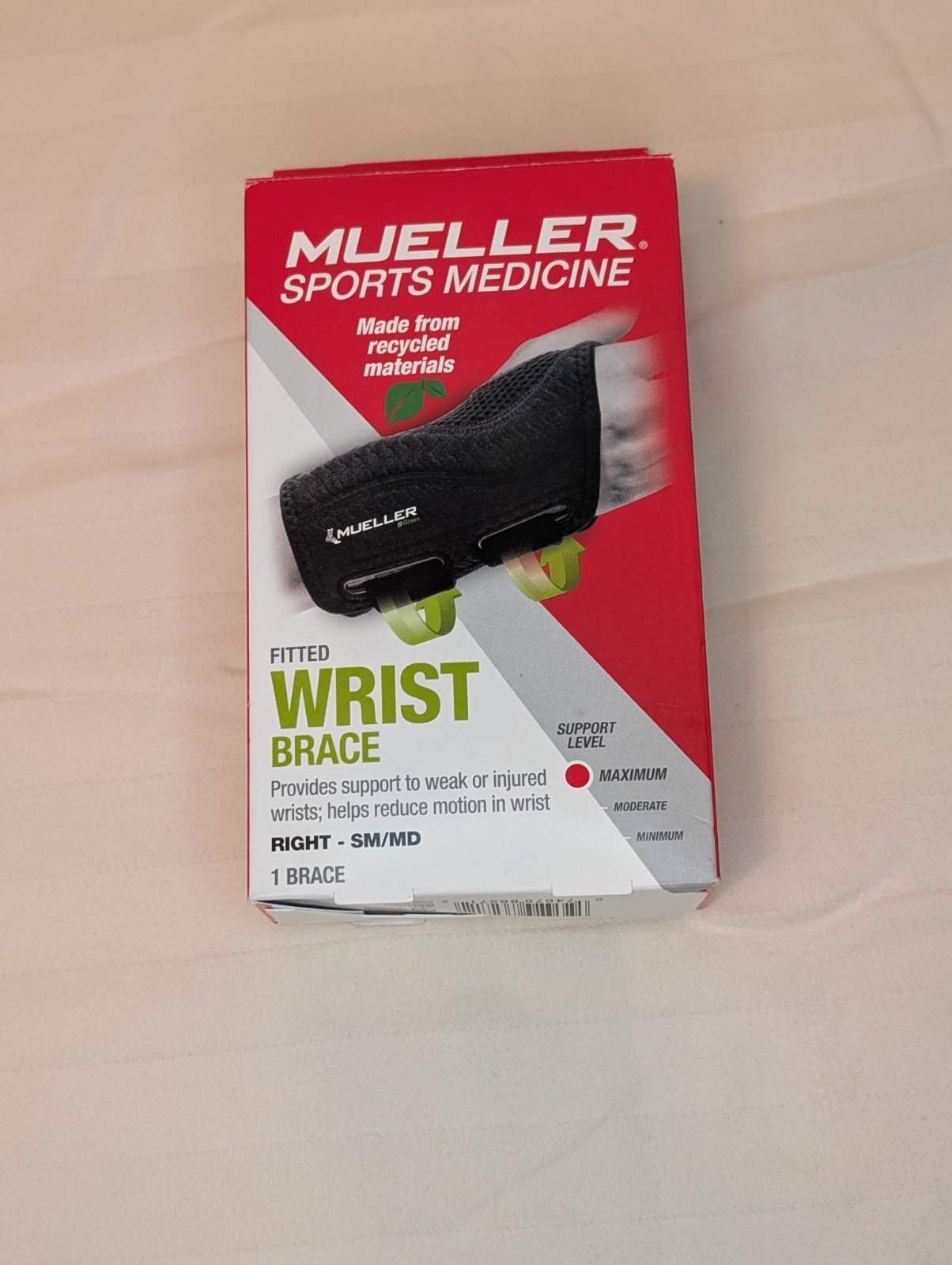 MUELLER Sports Medicine Fitted Wrist Brace – Right, SM/MD – 1 Brace
