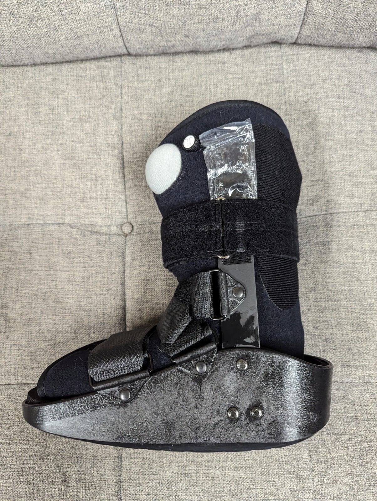 Donjoy Maxtrax Ankle Walker Walking Boot ADULT SIZE MED