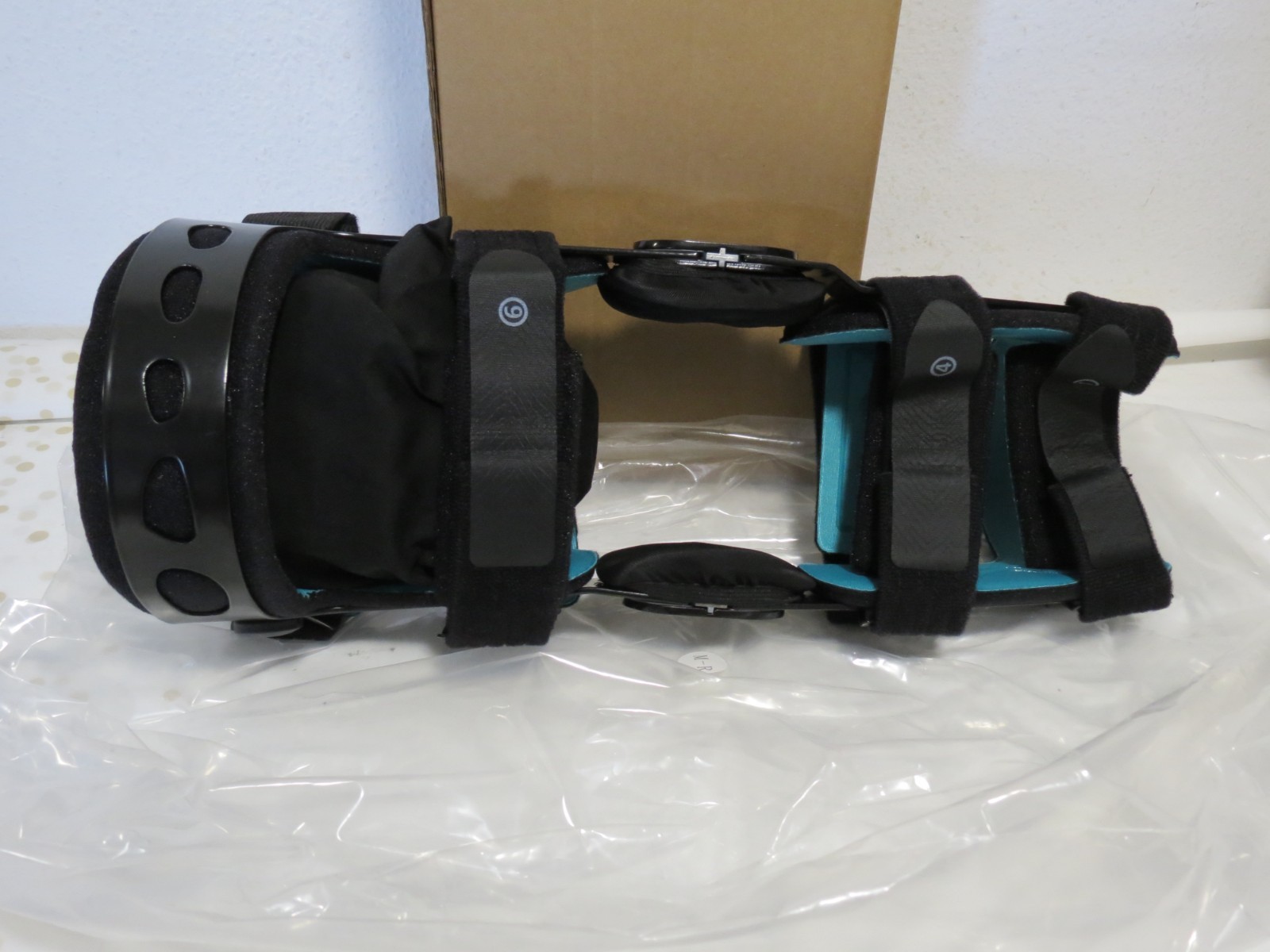 Orthomen Functional Knee Brace Adjustable Hinged ROM Orthopedic Knee Orthosis MR