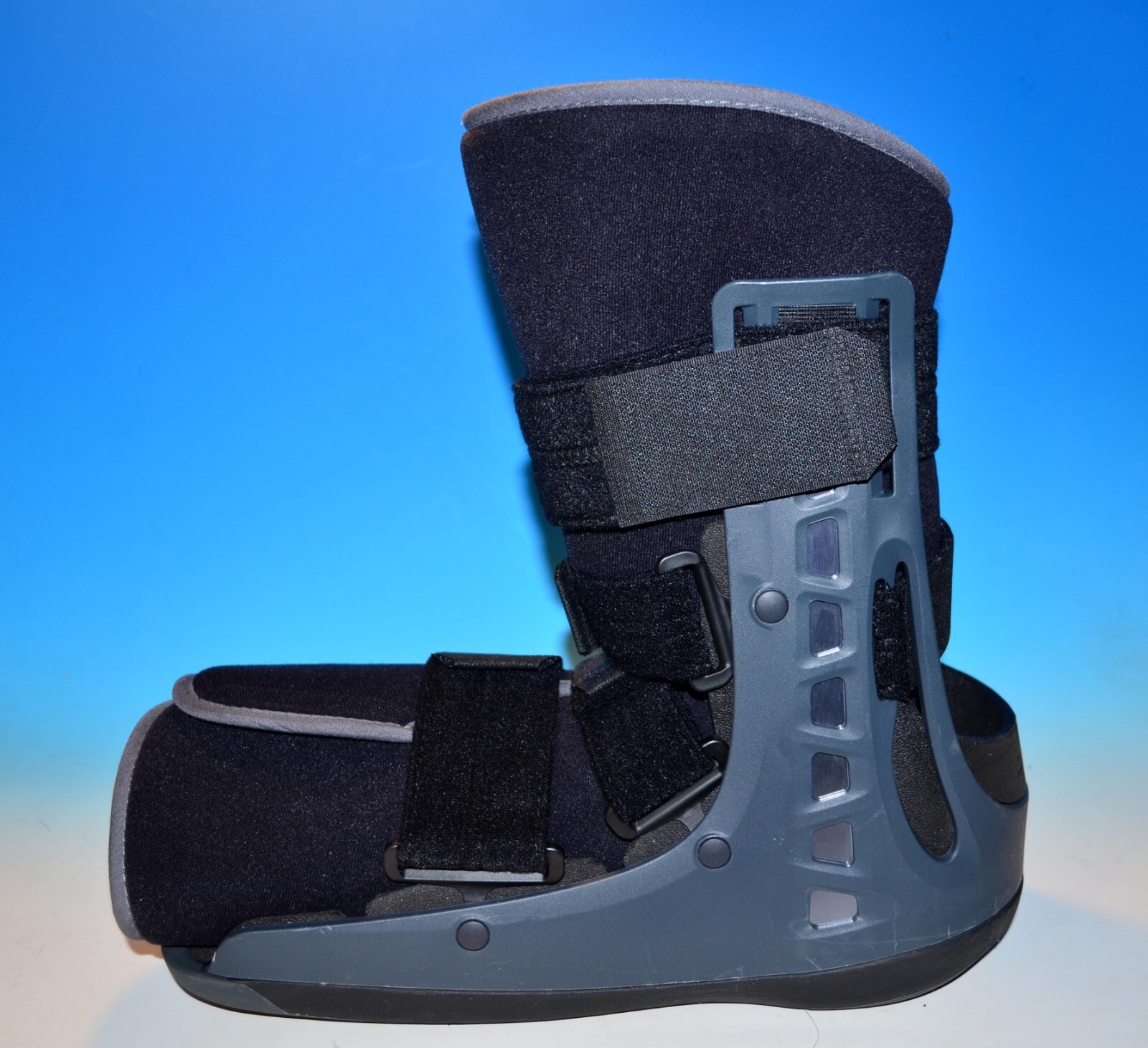 MAXTRAX Donjoy Orthopedic Walker Boot Sz L Black Recovery Surgical Stability