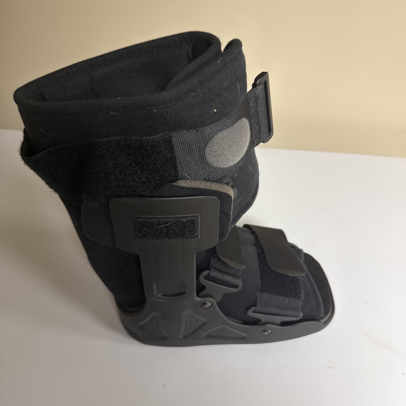 Gill Podiatry Lo Air Walker Boot Inflatable Support Walking Boot Open Box