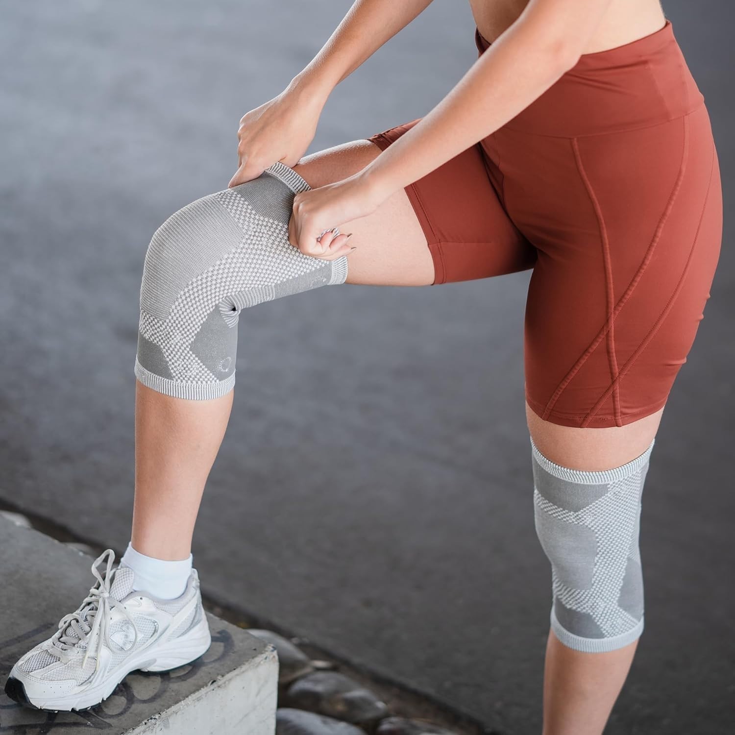 MagnetRX Large Magnetic Compression Socks – Knee High Support for Running (Pair)