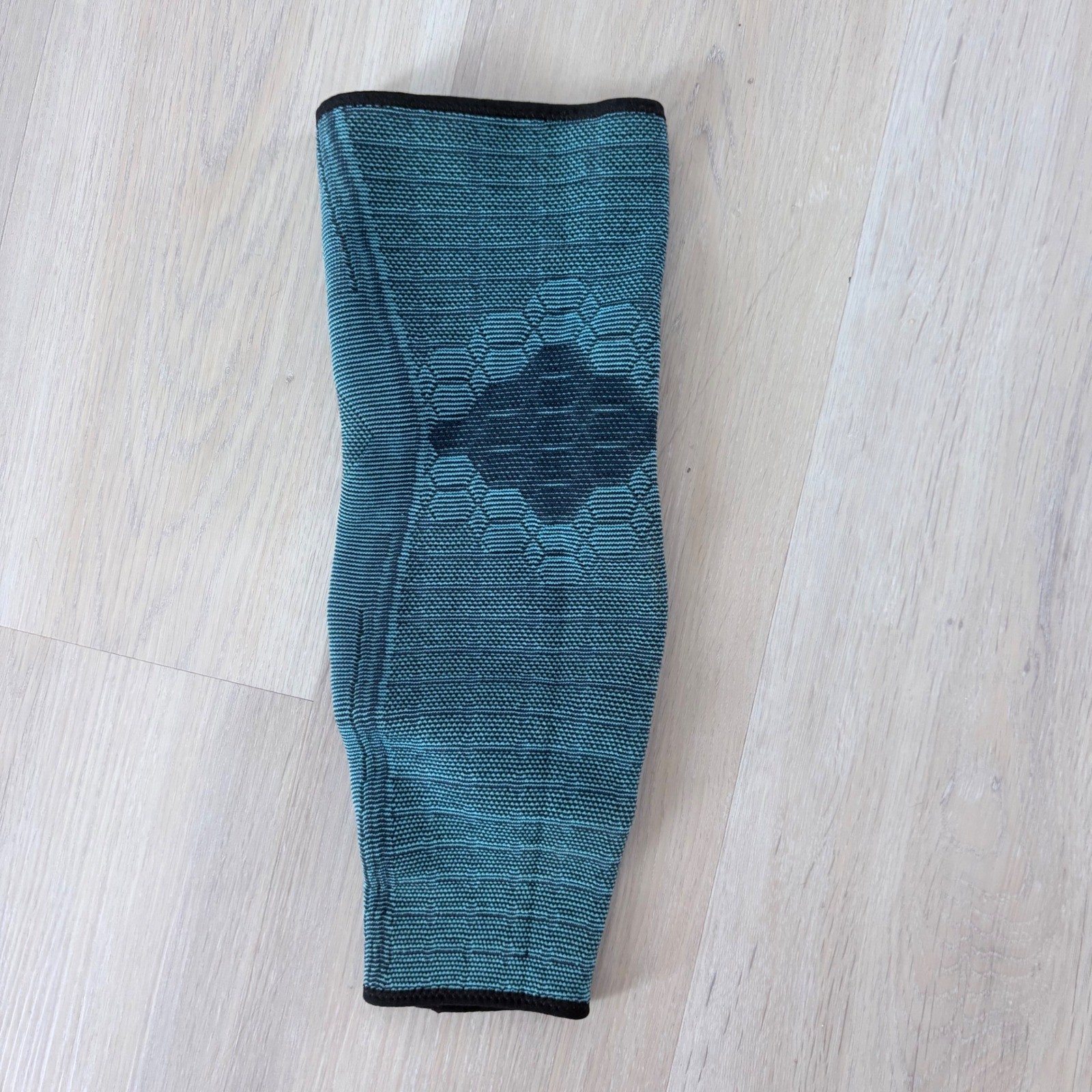 Sparthos Knee Compression Sleeve Teal Black Marled Knit Size Large Sport Support