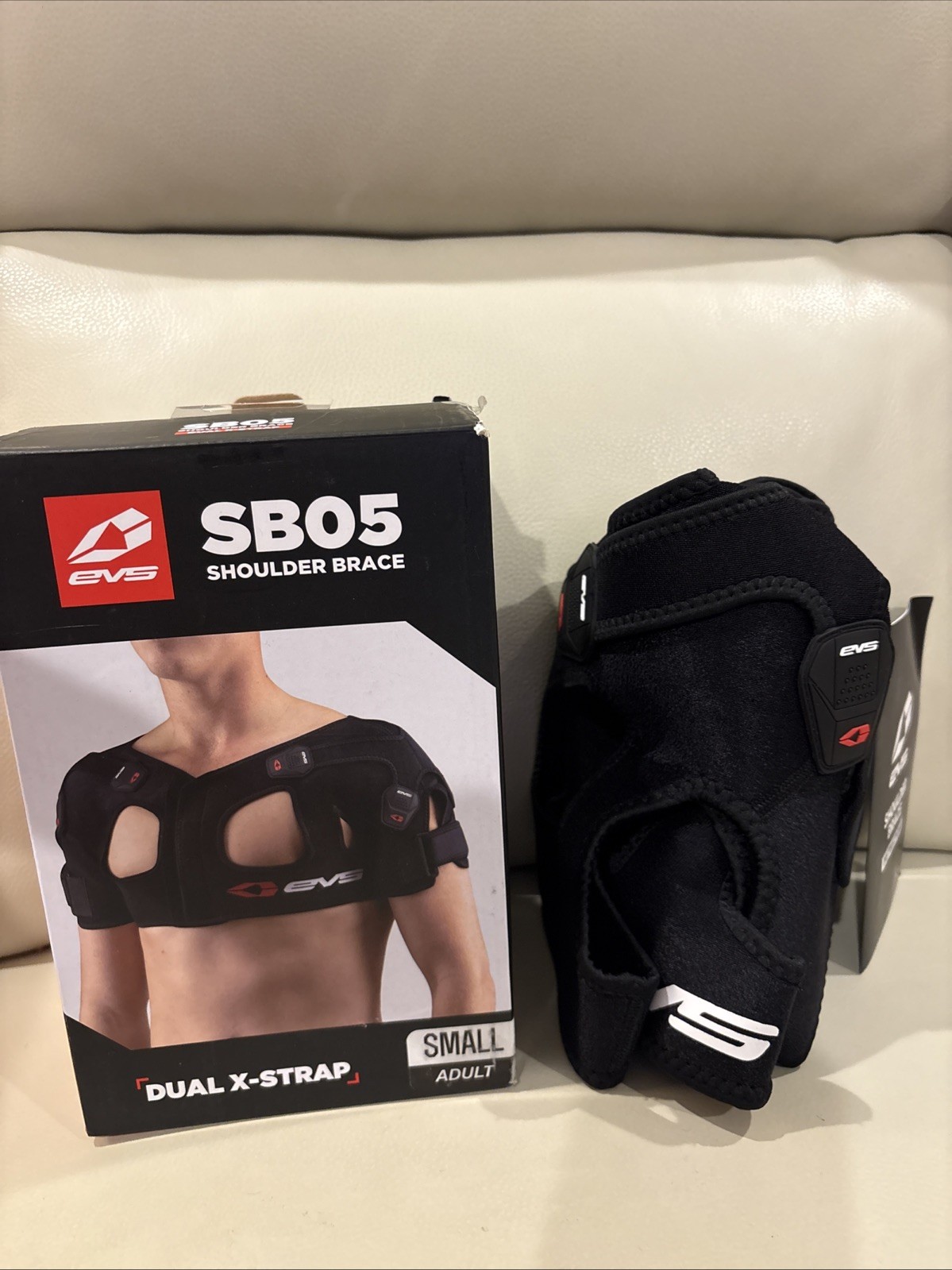 EVS SB05 Bilateral Shoulder Stabilizer Brace Black, Dual X-Strap – Sz. Small