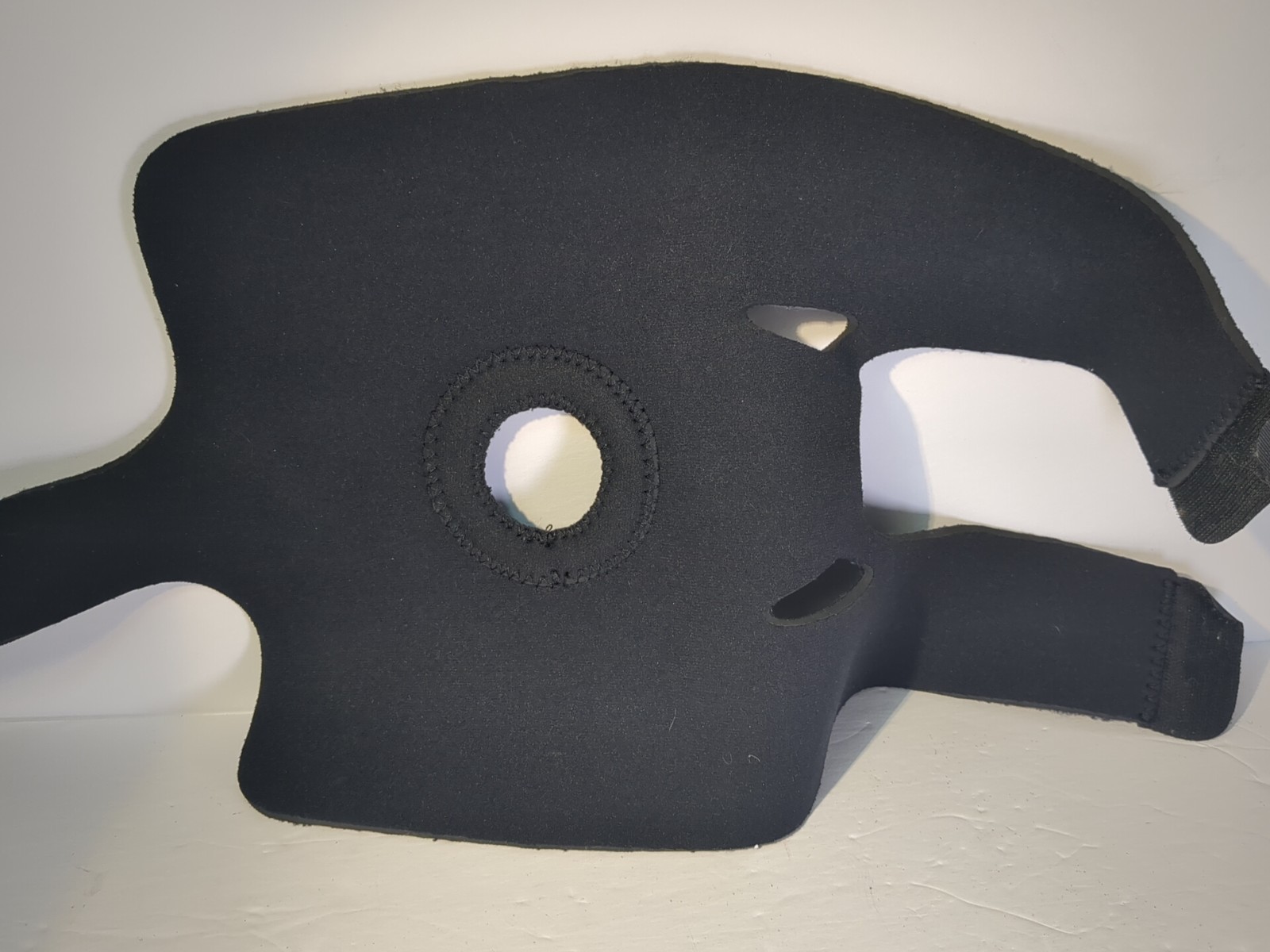 McDavid Dual Disc Hinged Knee Brace – Medium, Includes Extra Strap Cover