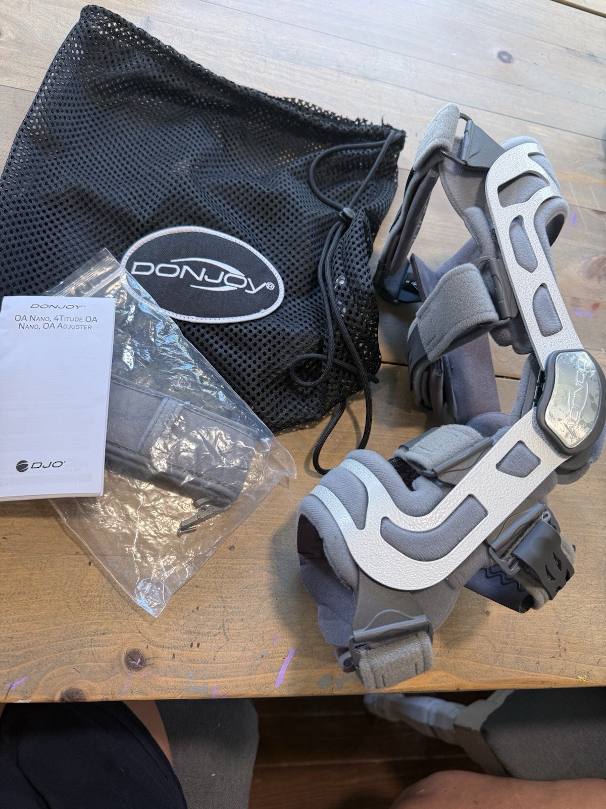 DonJoy OA Nano Right Lateral Knee Brace Osteoarthritis Unloader w/ Bag Manual