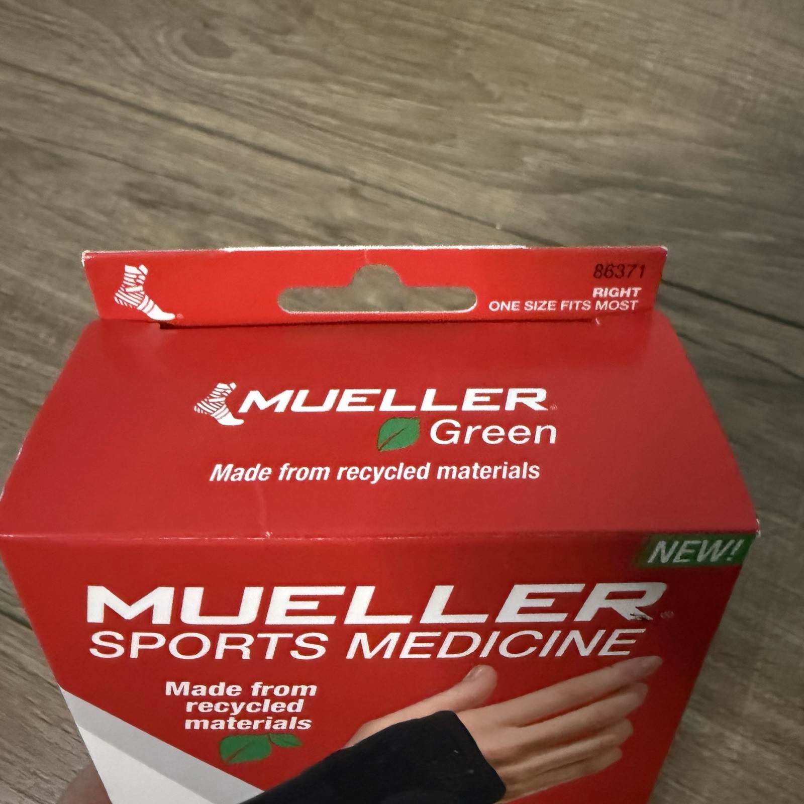 Muller Sports Medicine Green Fitted Wrist Brace For Right Hand . Unisex. OS