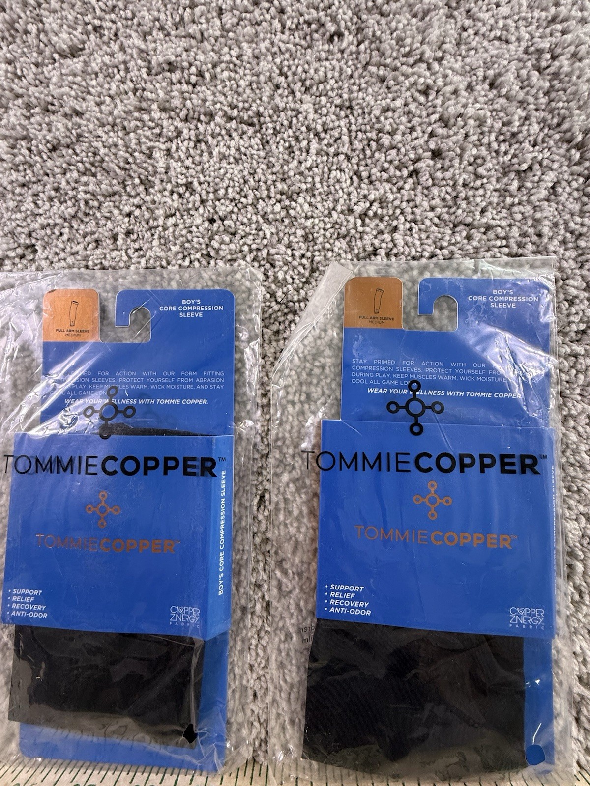 NWT 2 Kids Tommie Copper Core Full Arm Sleeve Medium Black
