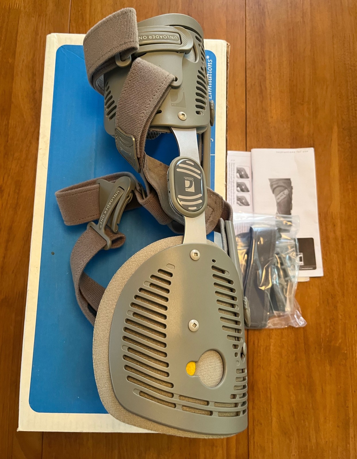 Ossur Unloader One with SmartDosing Medial Right Knee Brace Size Small w/ Box