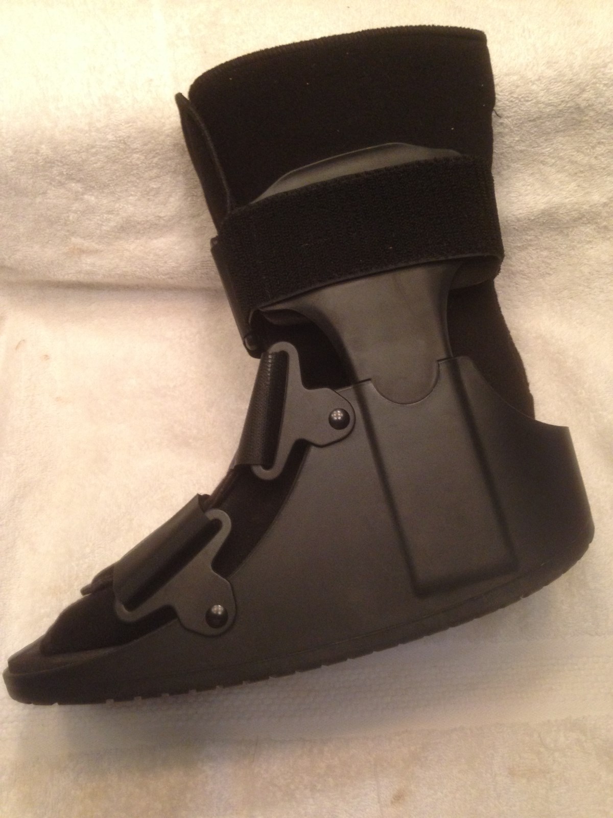 Size Medium Super Condition Black Padded Walking Boot Cast Sprain Break Ankle