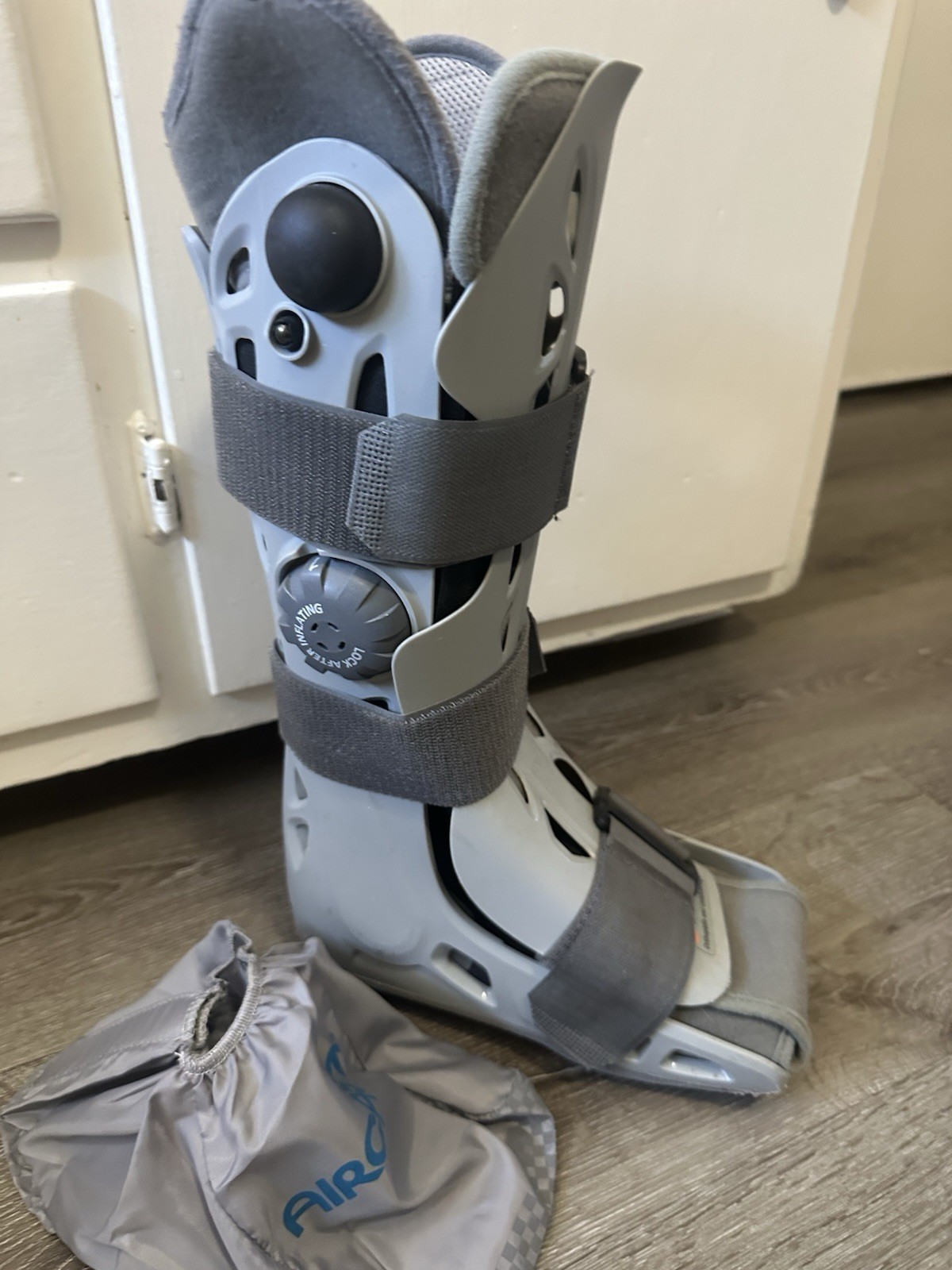 Aircast AirSelect Walker Boot Gray Size Large with Pump & Accessories