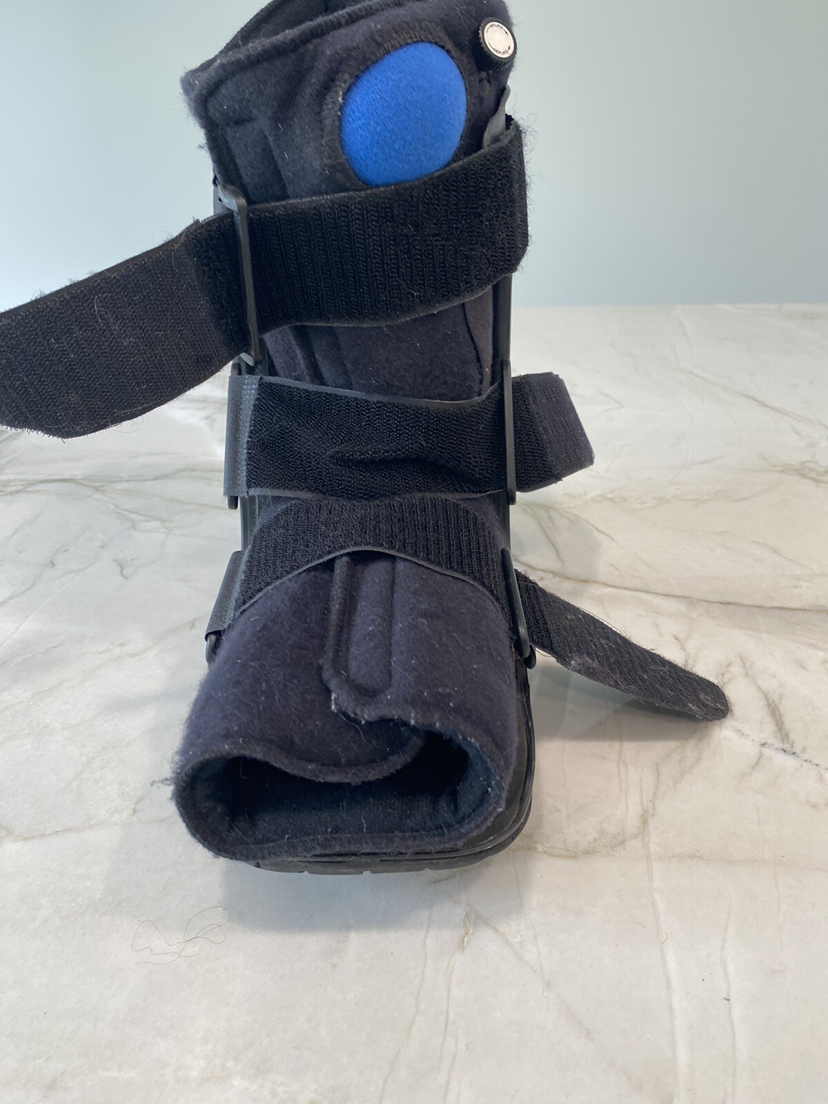 Short Hard Walking Boot Air Pump Size Medium Immobilizing Orthopedic Support