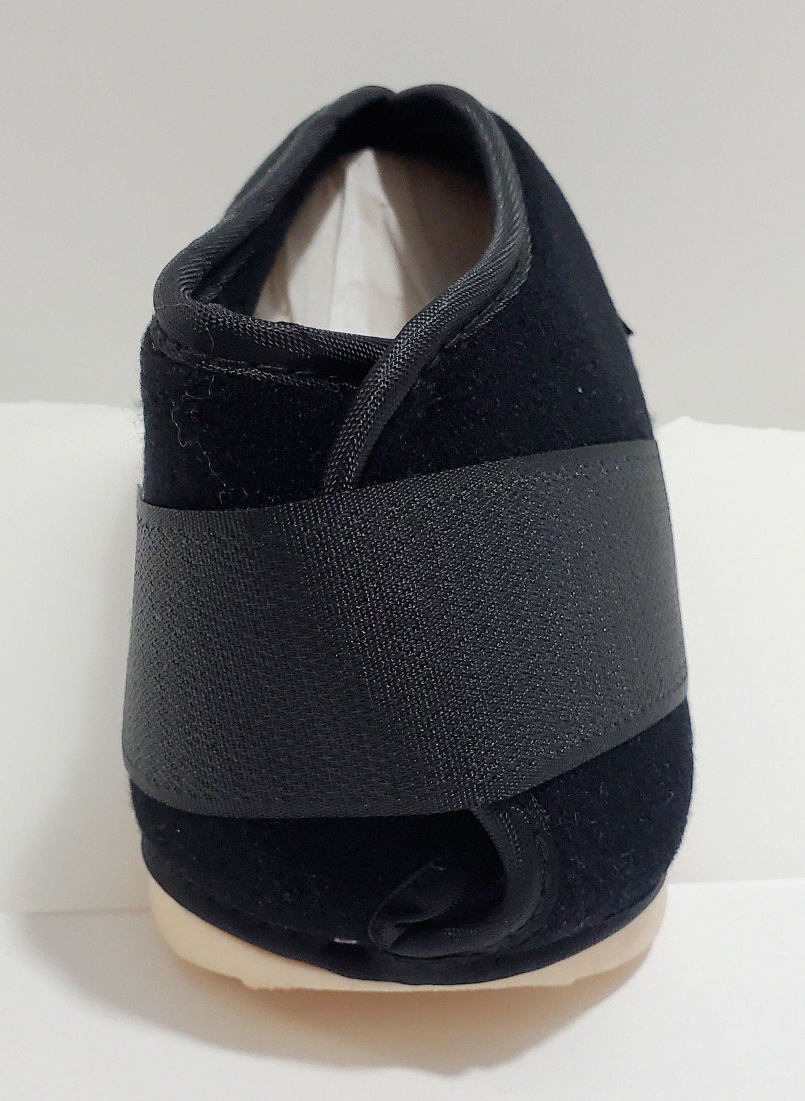 Men Medium Post-op Shoe – Closed Adjustable Heel – Black/White
