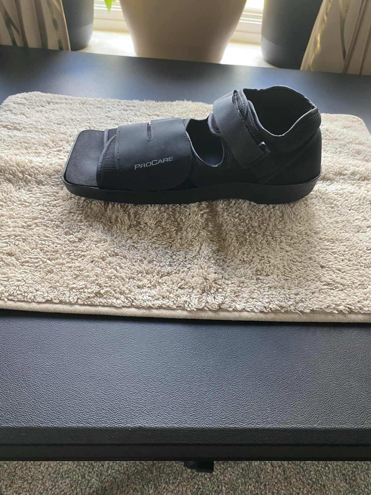 Procare Squared Toe Post Op Shoe Large, Men 9.5 -12 and Women 10.5-13
