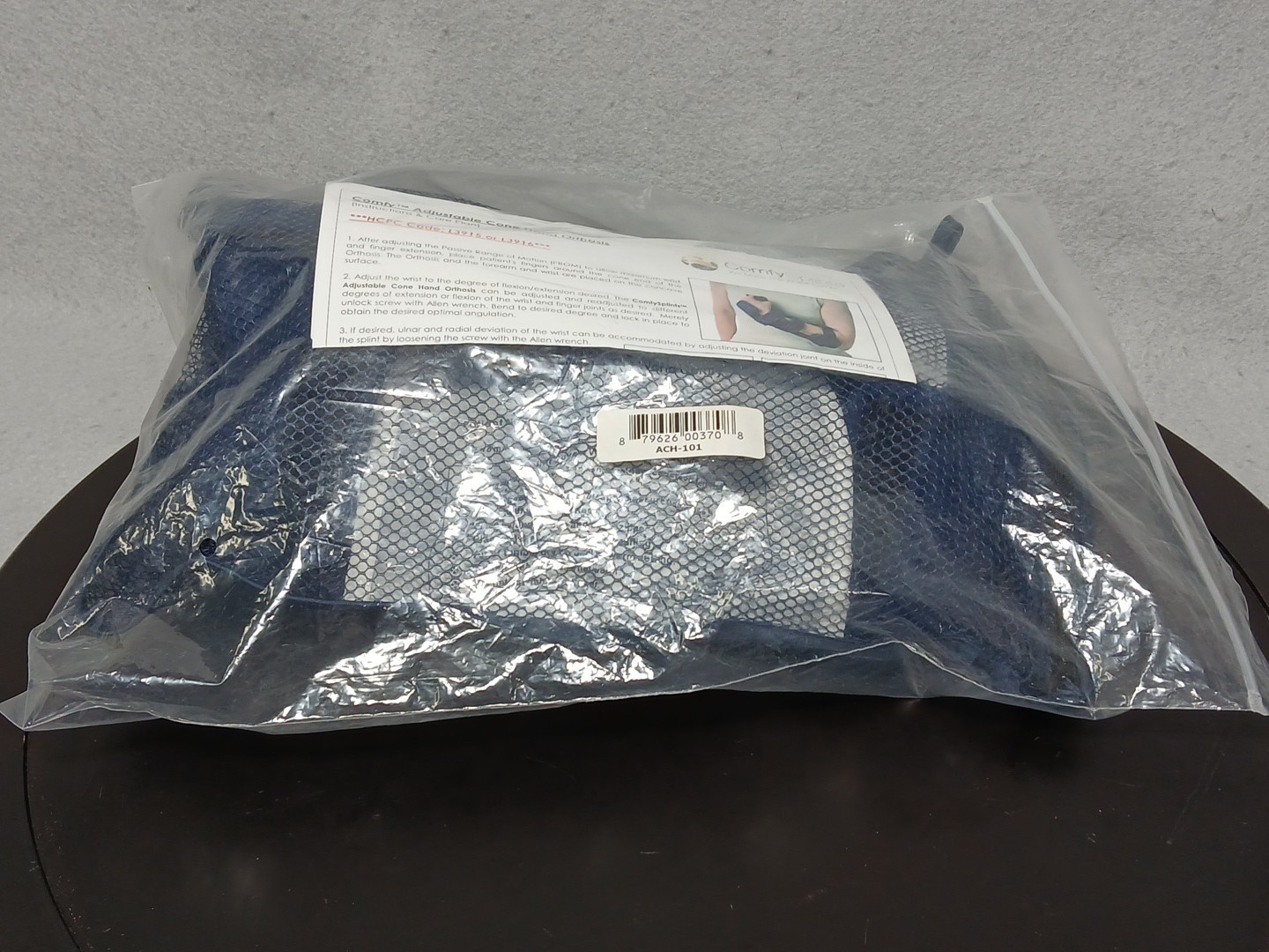 ComfySplints™ Adjustable Cone Hand HCPC Code: L3915 or L3916 Blue with mesh bag