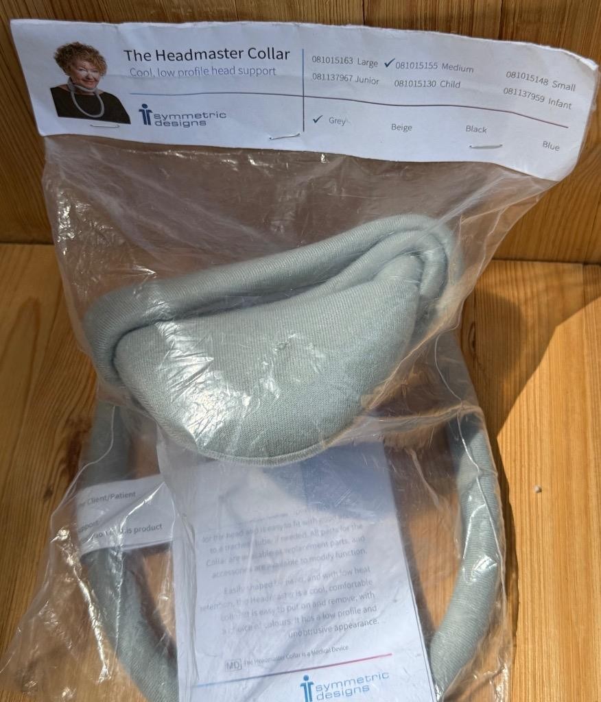 The Headmaster Collar Size Medium Grey 081015155 Symmetric Designs NEW