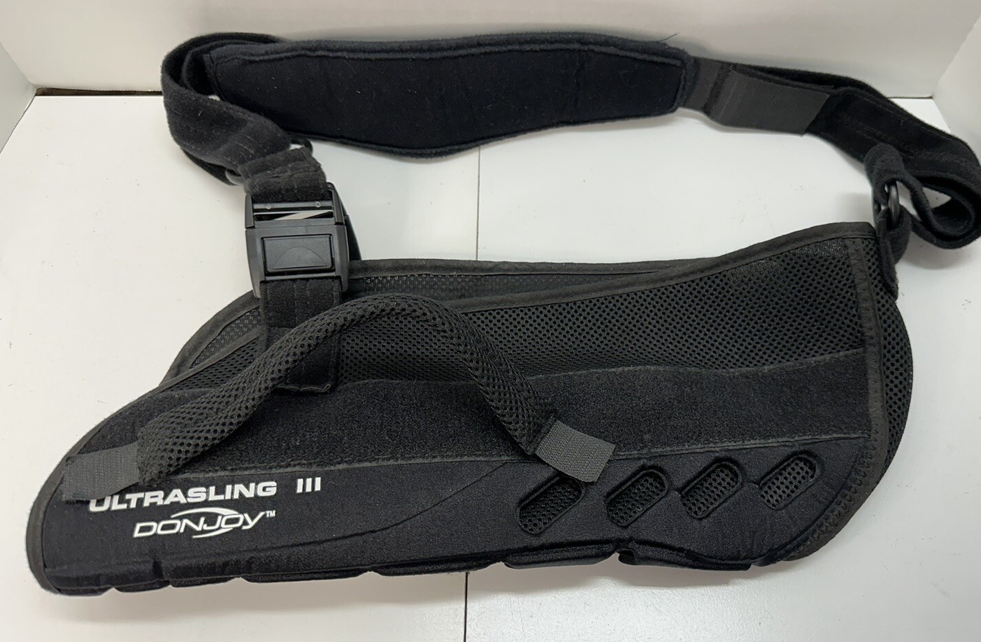 DonJoy UltraSling III Arm Shoulder Sling, SZ MEDIUM-Used-Adjustable