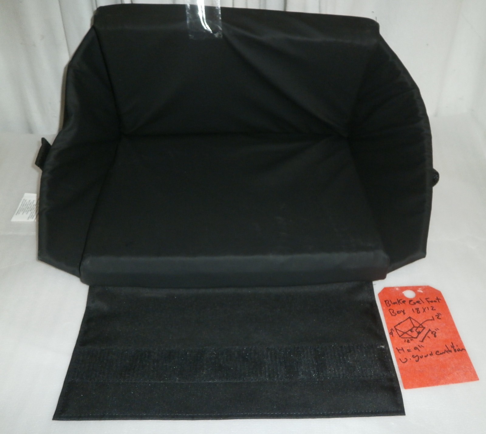 BLAKE GEL FOOT REST BOX 18X12 ” VERY GOOD CONDITION