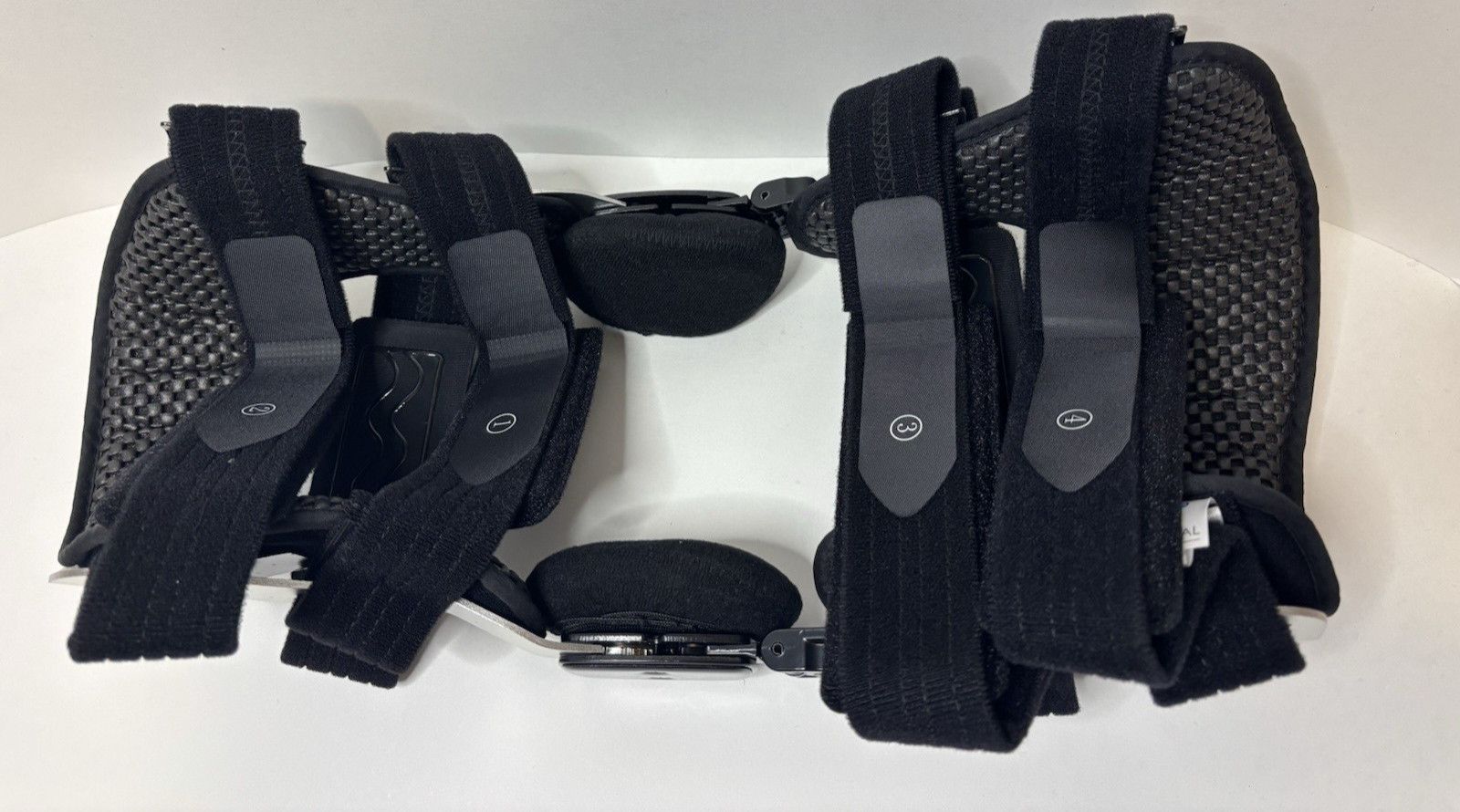 Dual OA Reliever Hinged LEFT Knee Brace Size Large KB0104-147L-03 NEW