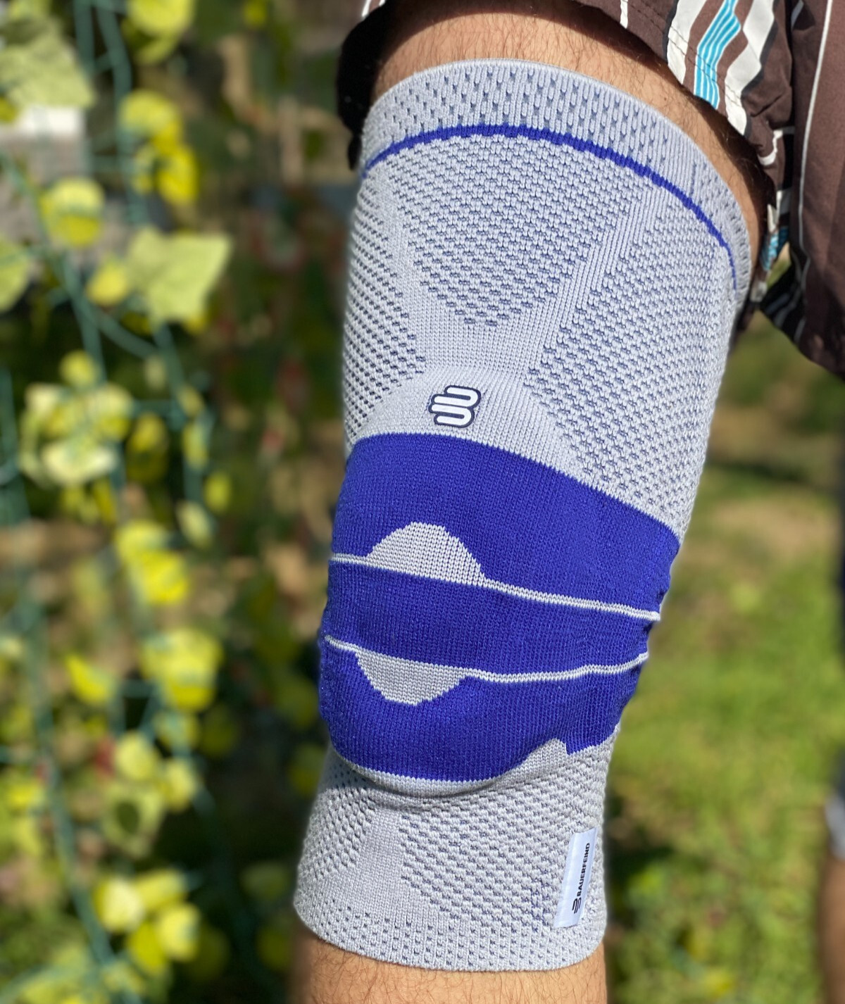 Bauerfeind GenuTrain Size 2 Knee Joint Brace Patella Support Hinge