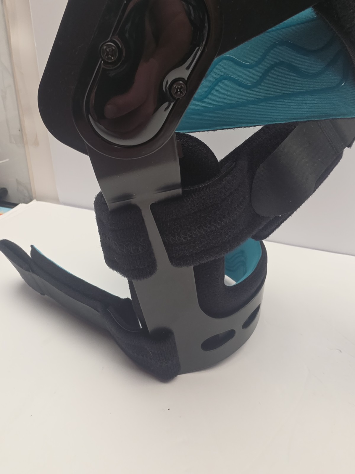 Orthomen OA Unloader Hinged Knee Brace Right Medium