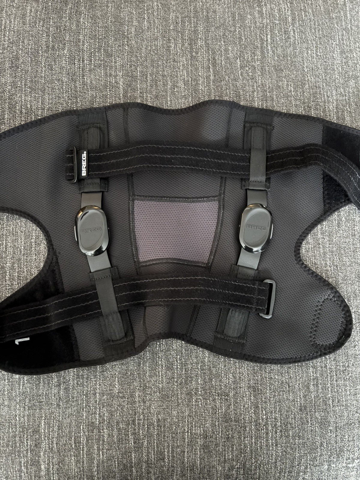 Breg CrossRunner Large Soft Wraparound Knee Brace with Straps Adjustable Support