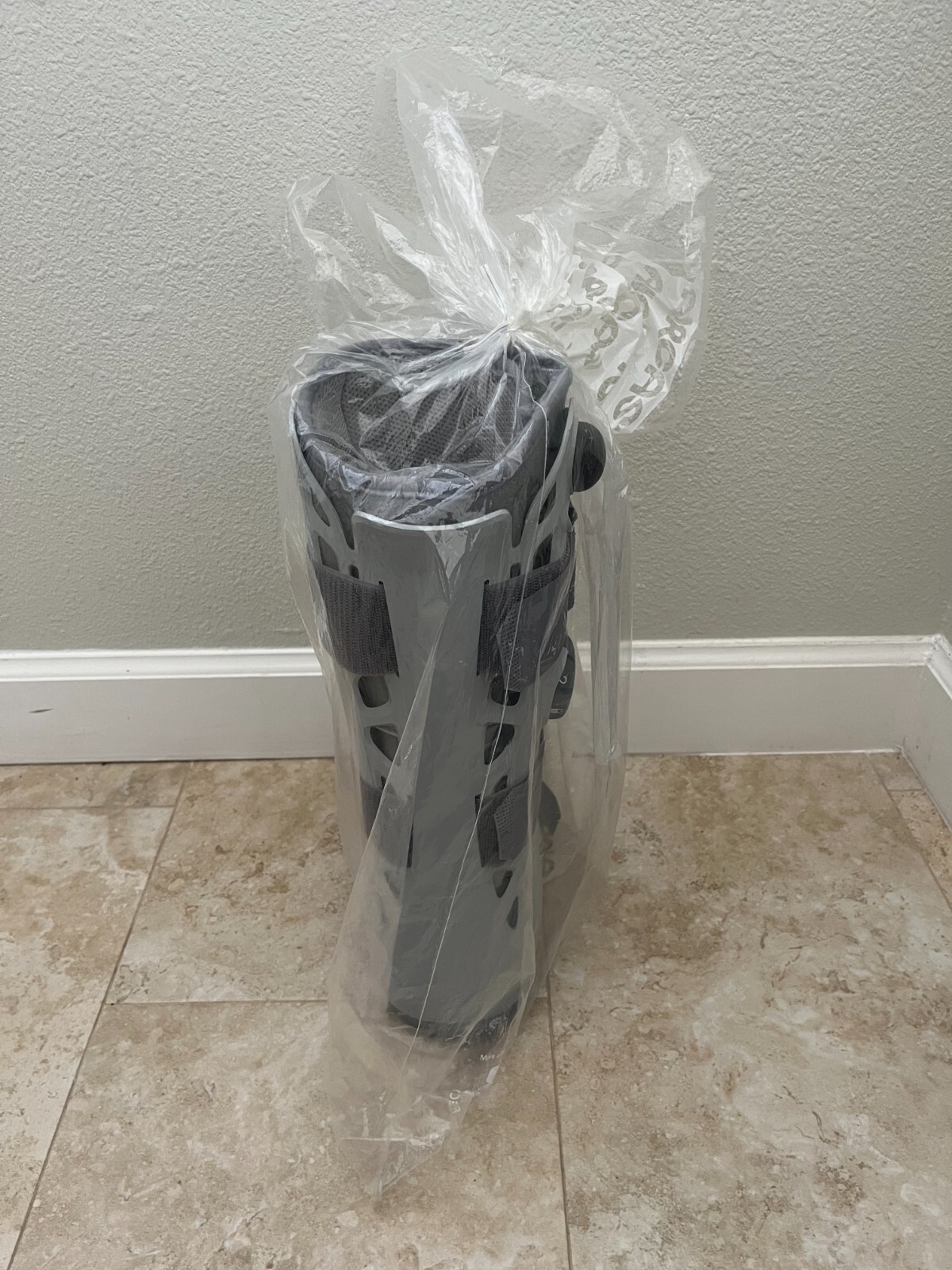 DJO AIRCAST AIRSELECT PNEUMATIC WALKING BOOT STANDARD, MEDIUM, NEW IN BAG