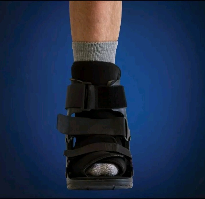 United Ortho Short Cam Walker Fracture Boot Medium Black Unisex See Size Chart