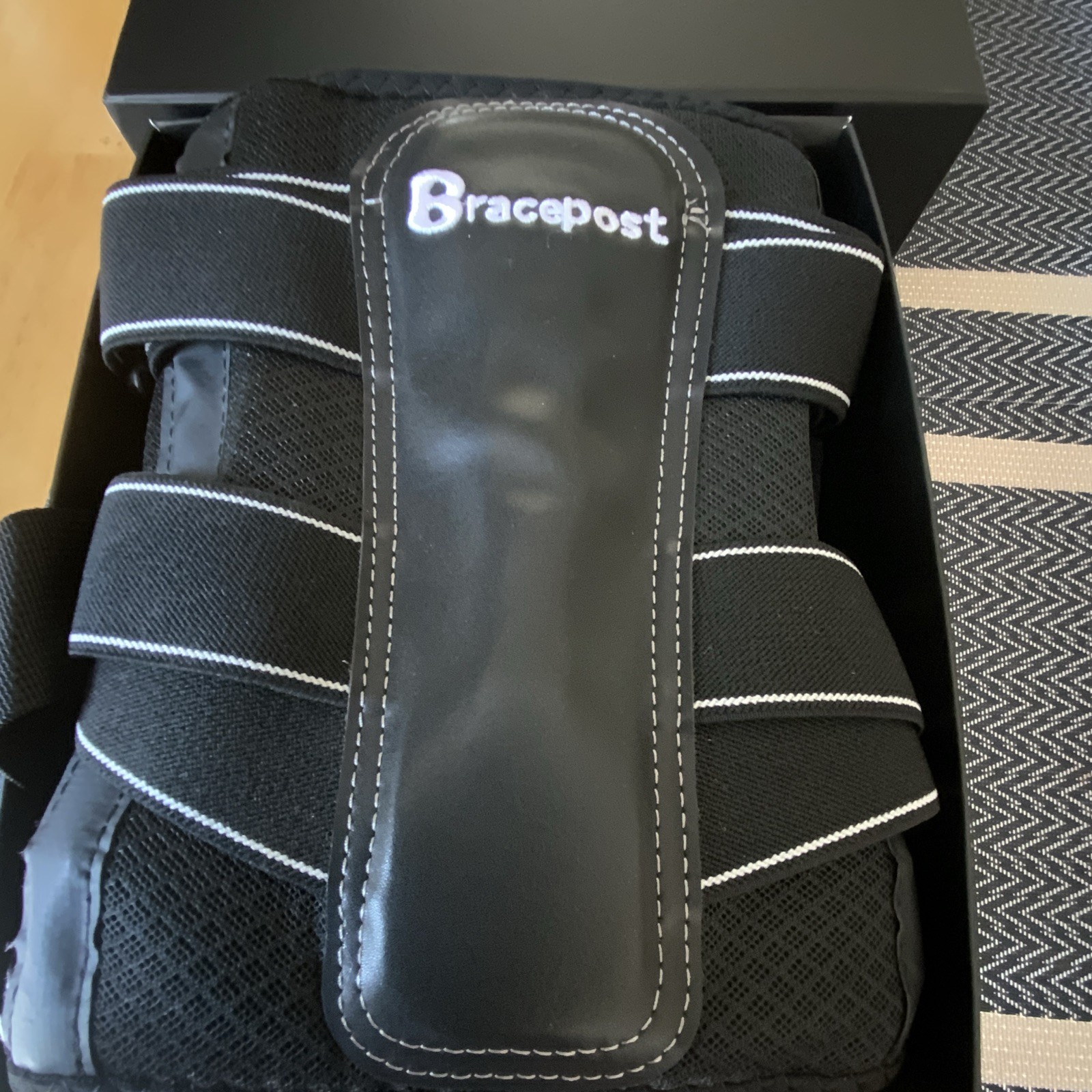 Bracepost Lower Back Brace, Adjustable Hot/Cold Pack, One Size, Black/Blue
