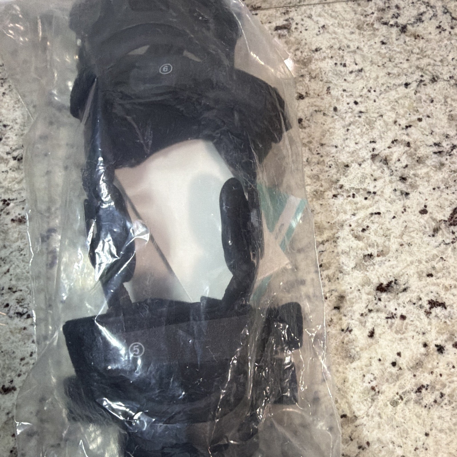 Coretech 845 OA Knee Brace Right Small Black Adjustable Plastic Stabilization CE