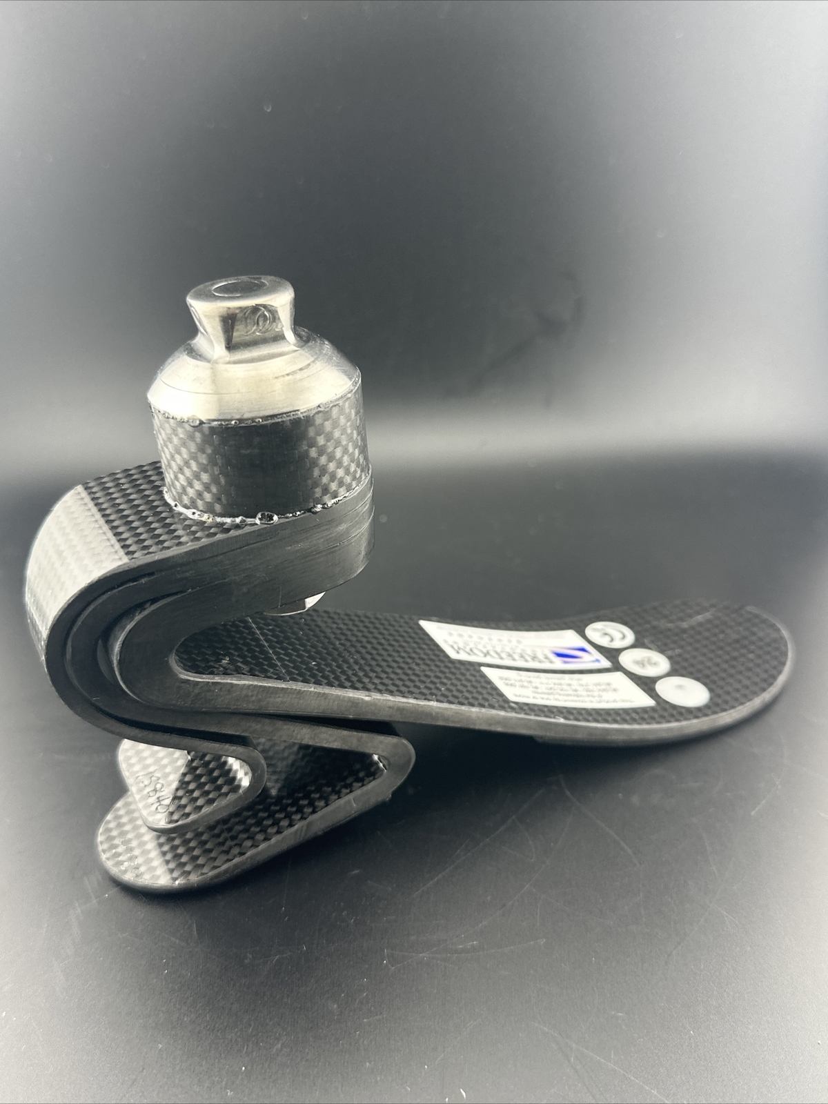 freedom ottobock renegade prosthetic foot. size 24 category 5.