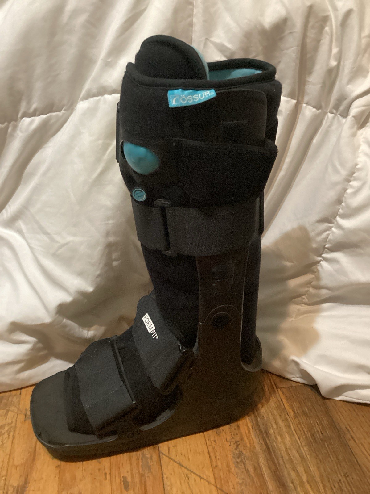 OSSUR FORM FIT AIR WALKER WALKING BOOT FOR IMMOBILIZATION SIZE MEDIUM