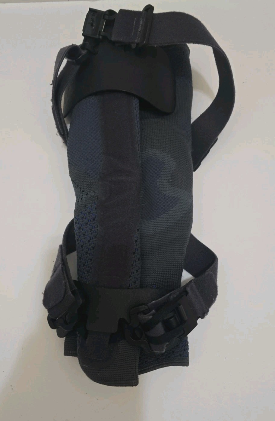 Thuasne “Action Reliever” Knee Brace Size 3 Left Medial/Right Lateral L/M Grey