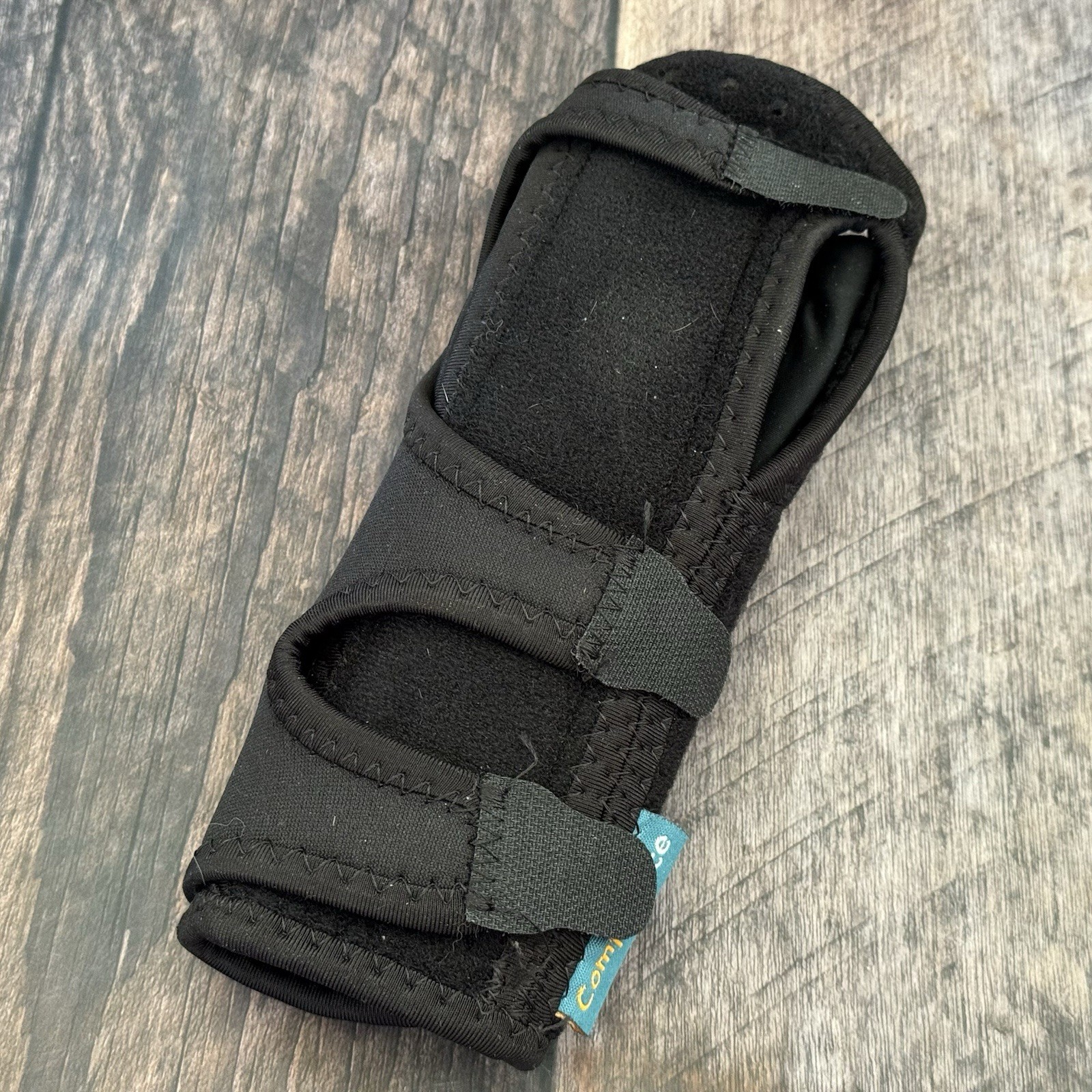 ComfyBrace Night Wrist Sleep Support Brace Fits Both Hands Cushioned to Help
