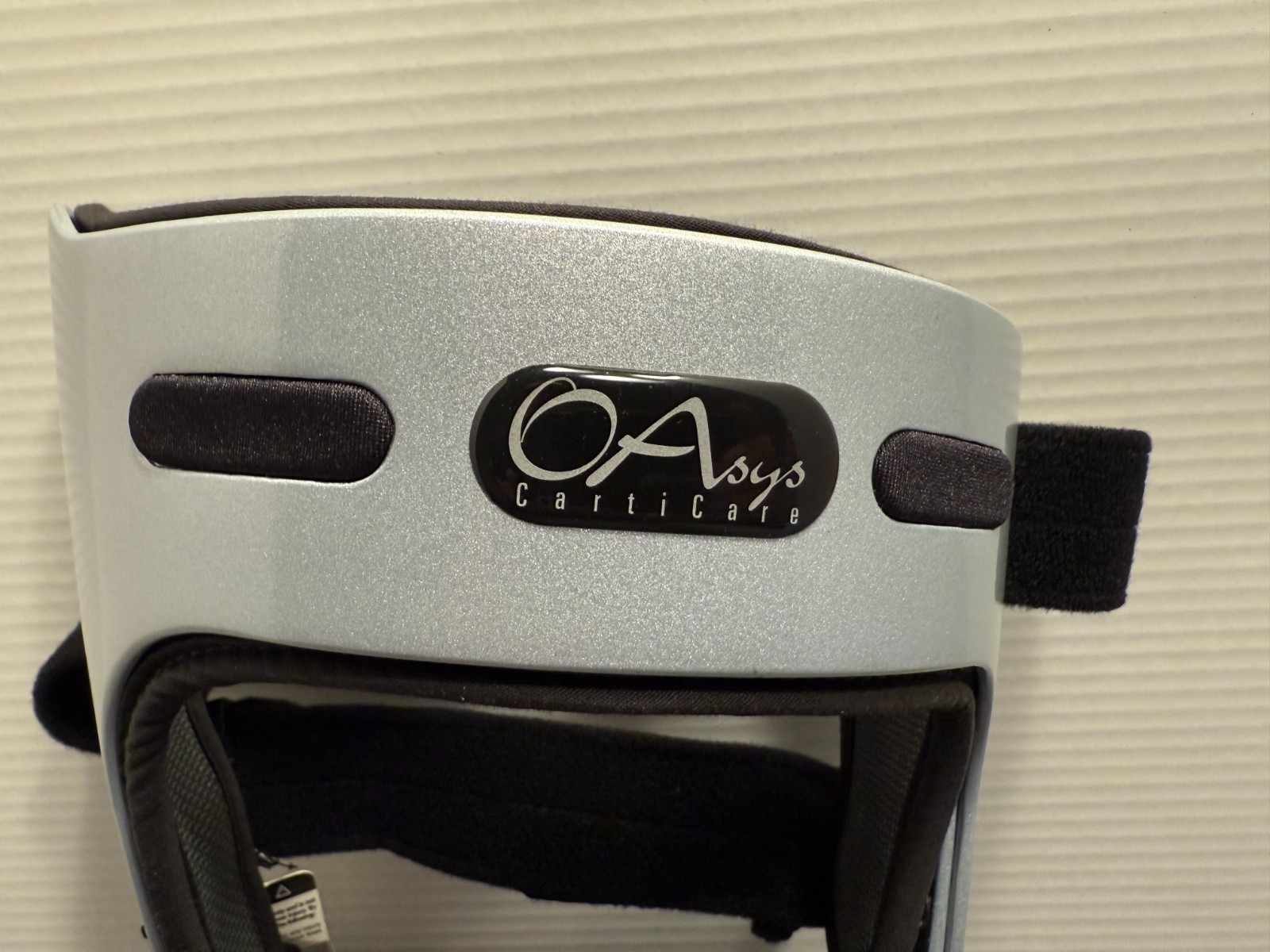 New OSSUR OAsys Carticare Adjustable Knee Brace XL RIGHT KNEE – Silver