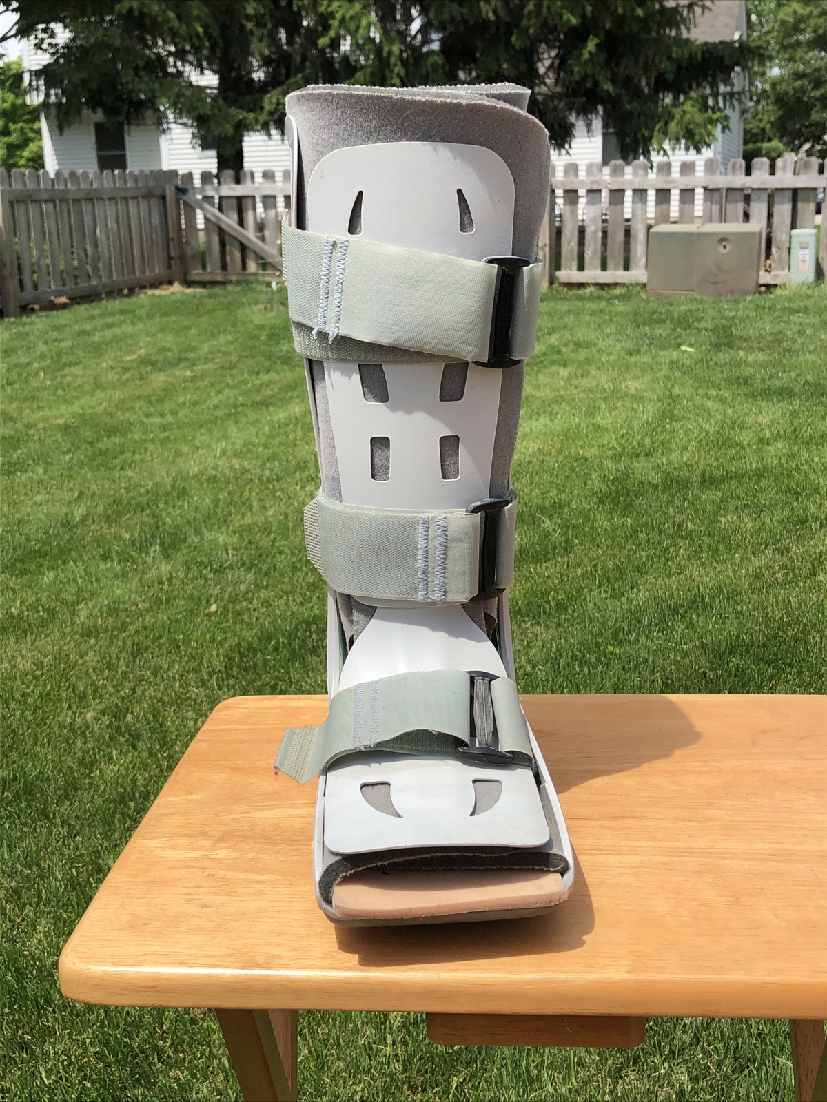 Aircast FP (Foam Pneumatic) Walker Boot Brace Cast 01F-uni-sex Medium .