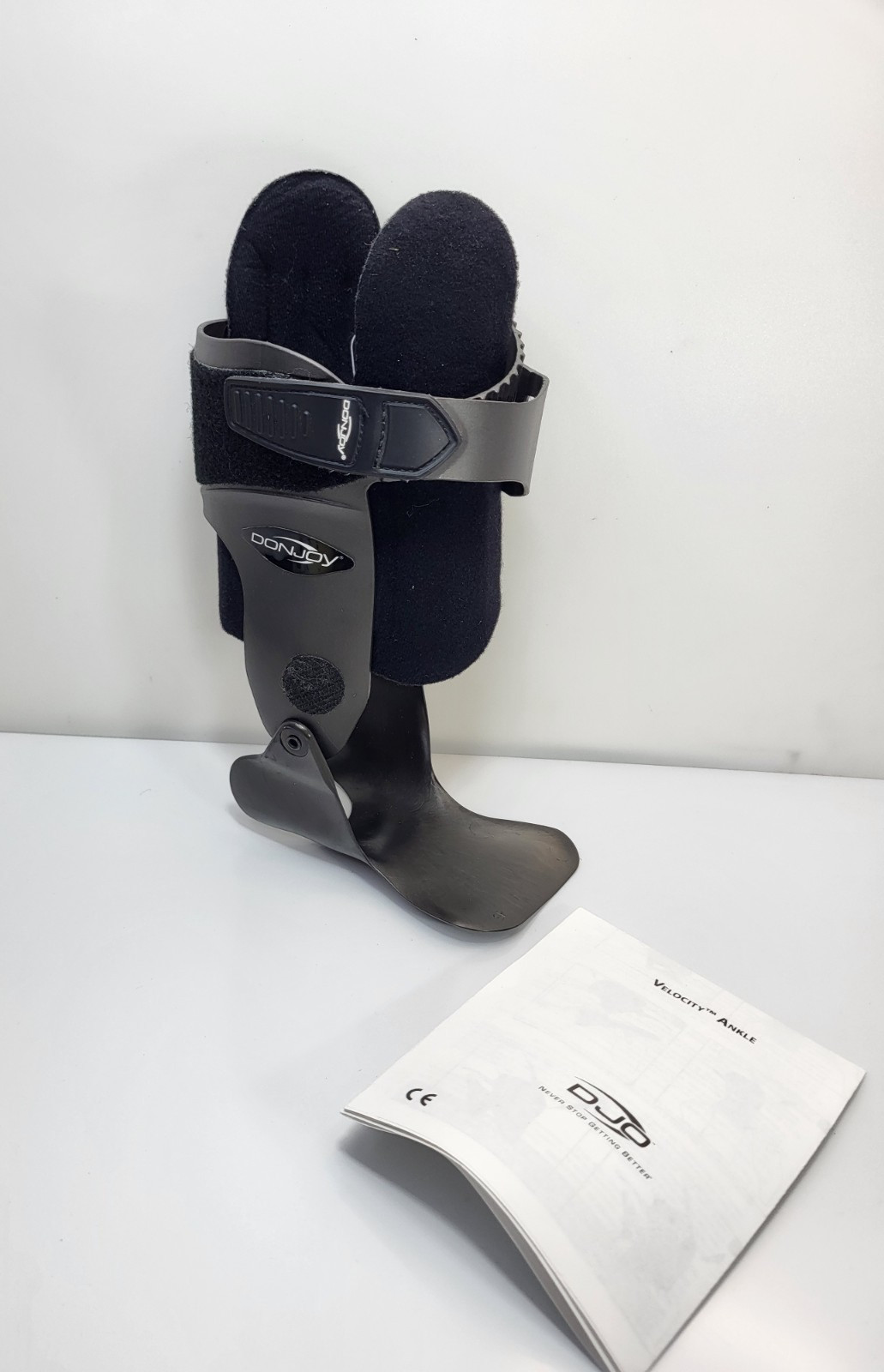 DONJOY Velocity Light Support Right Wide Small Black Ankle Support