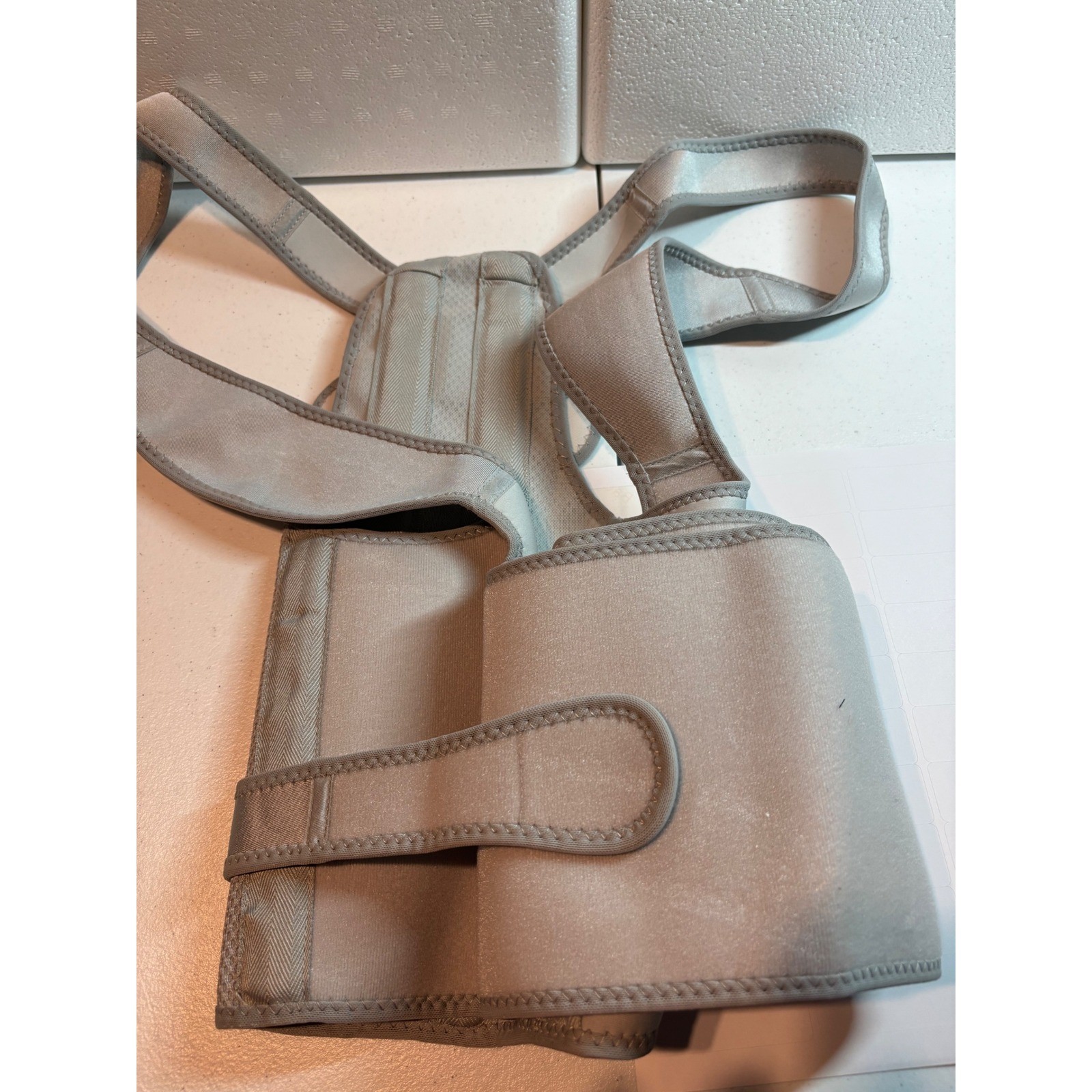 Fit Geno Back Brace NEW Posture Corrector Orthopedic Support Grey Medium