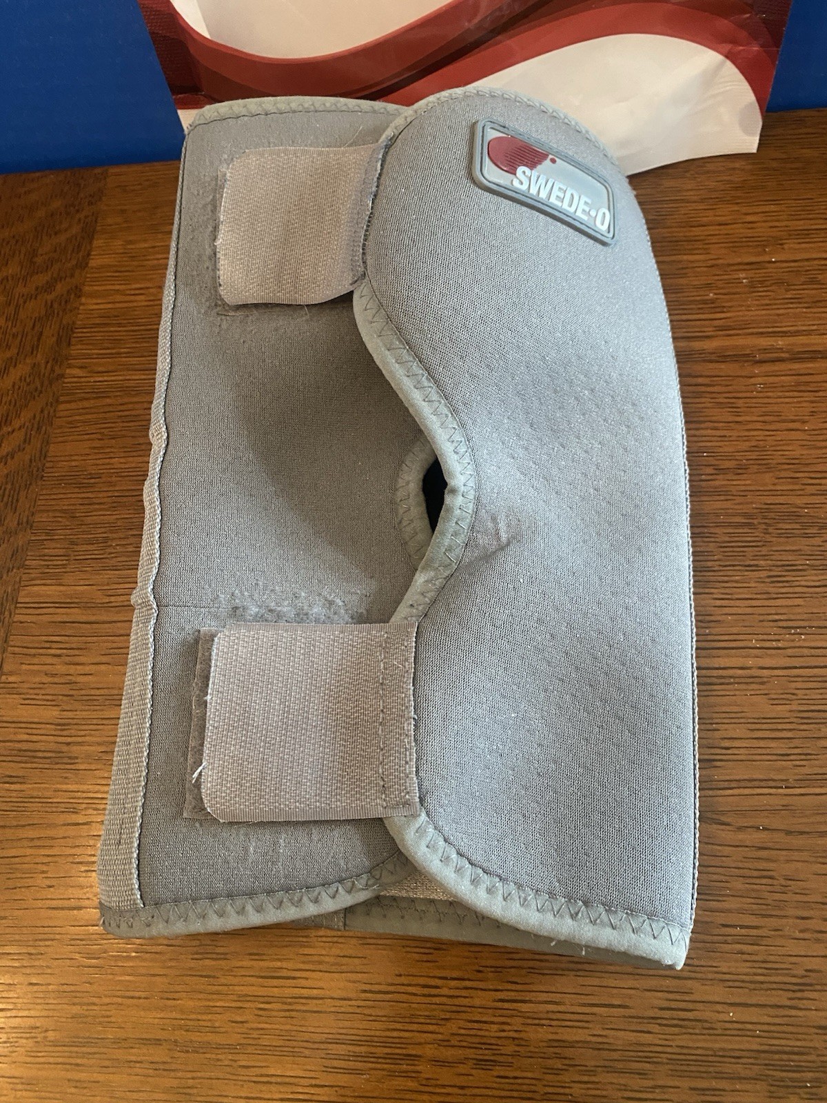 Swede-O Thermal Vent Open Knee Wrap Stabilizer Large Gray Knee Support Core Prod