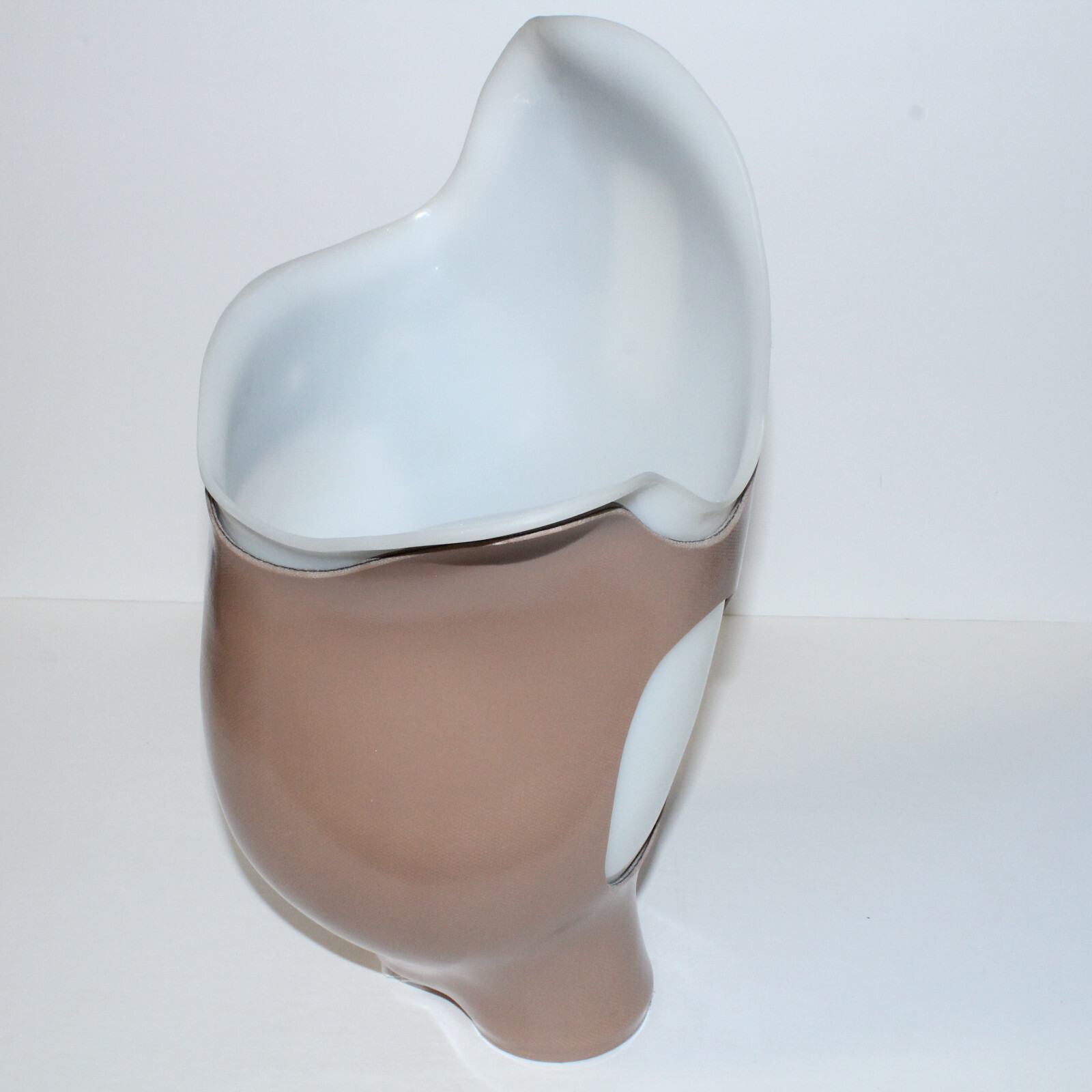 PROSTHETIC RIGHT LEG OFFSET ABOVE KNEE SOCKET OSSUR MOUNTING PLATE H=14½” D=6-7″