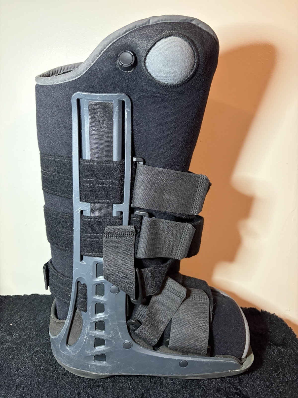 Donjoy Maxtrax II walking boot medium Universal surgery injury recovery protect