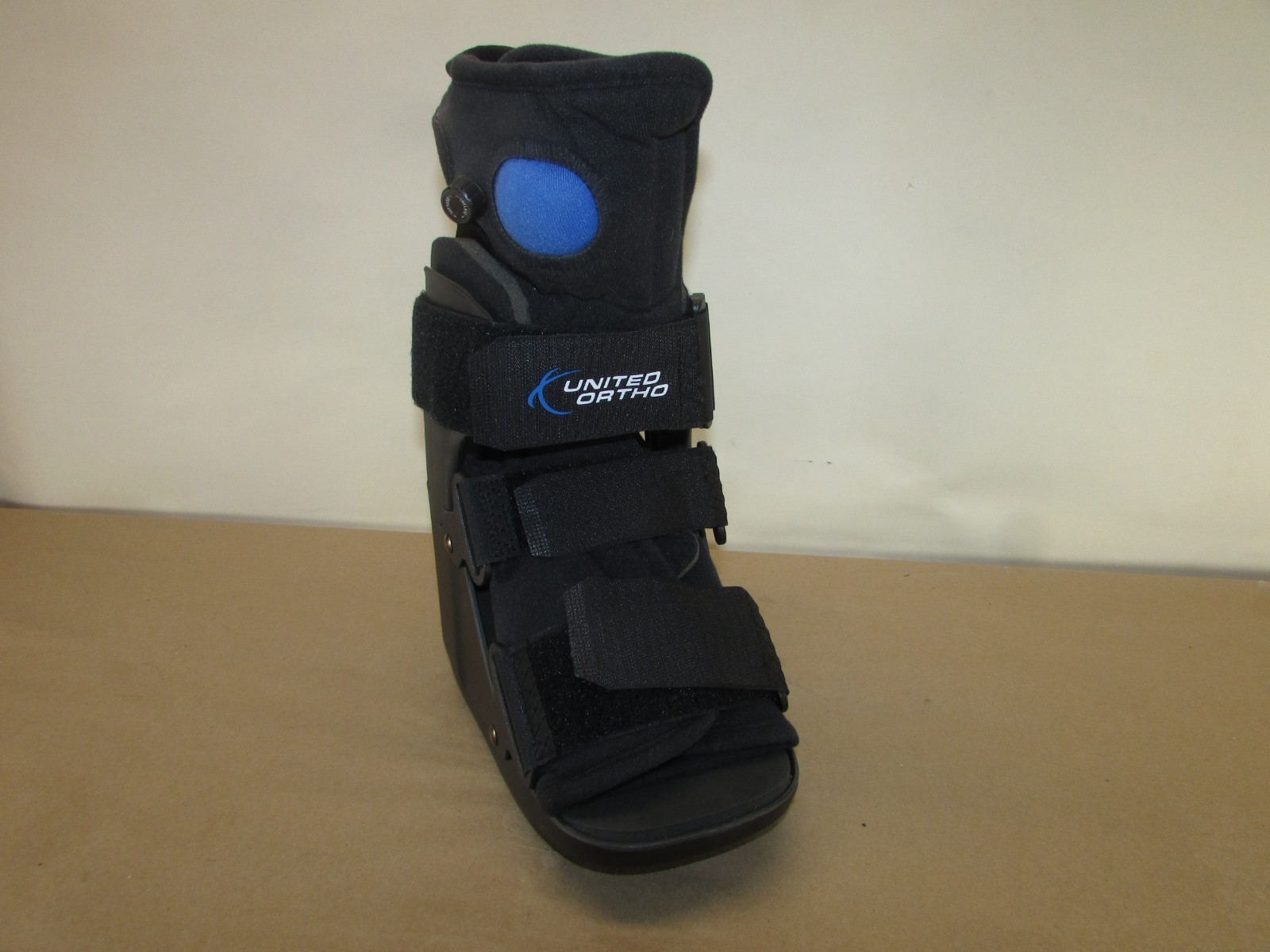 United Ortho USA14111 Short Air Cam Walker Fracture Boot XS