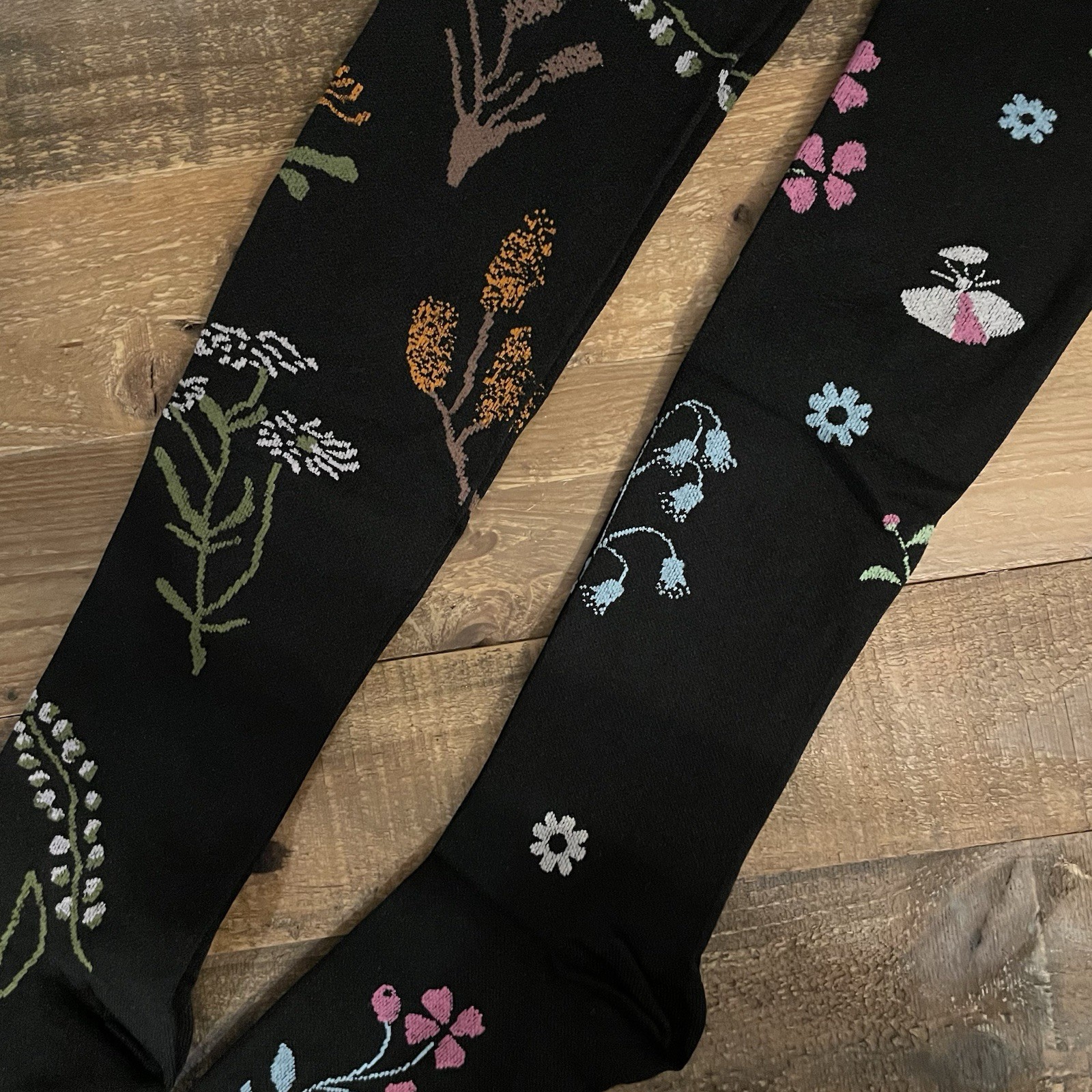 NEW 2 Pair Womens L/XL Compression Socks Walking Stockings Boho Floral Lot