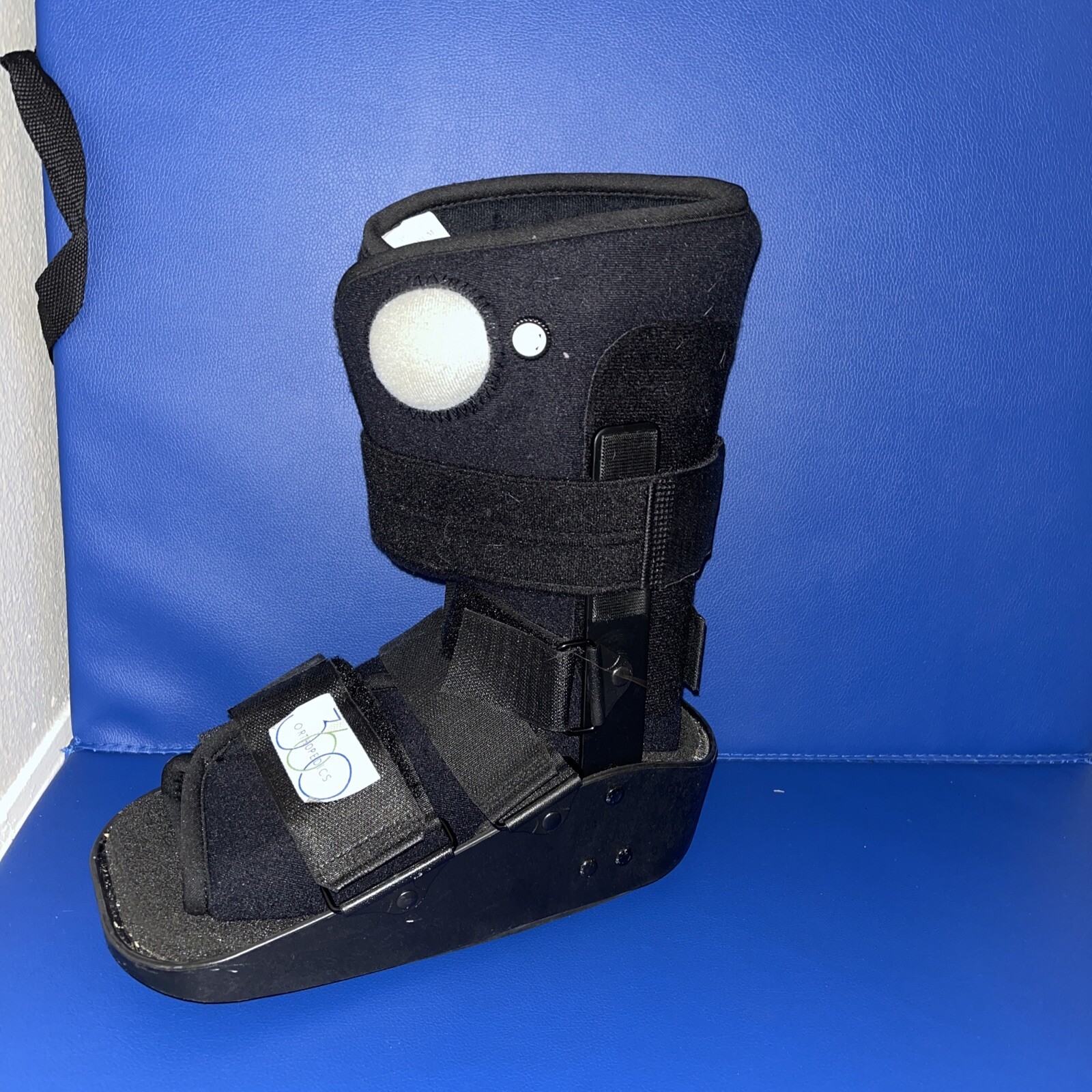 Maxtrax Orthopedic Walking Boot Size Medium Brace Inflate Ankle Foot DJO, LLC