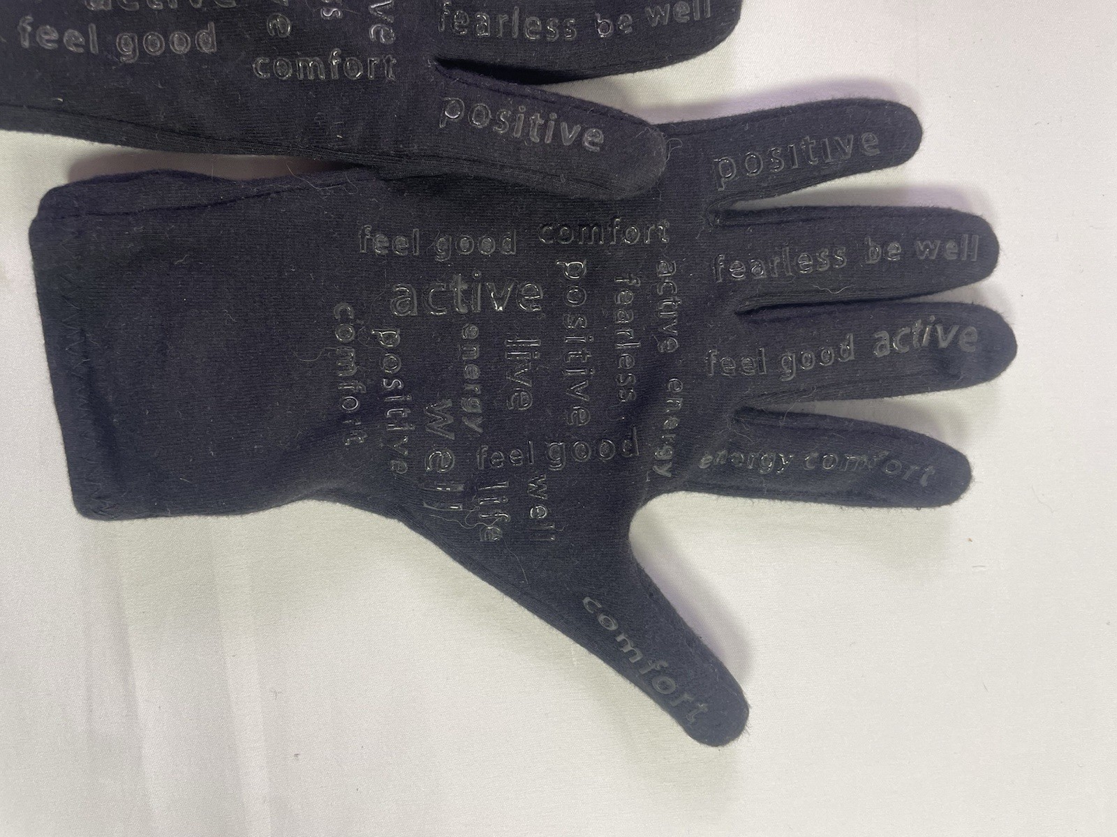 Intellinetix Wearable Vibrating Therapy Gloves – Adult Medium -BLACK